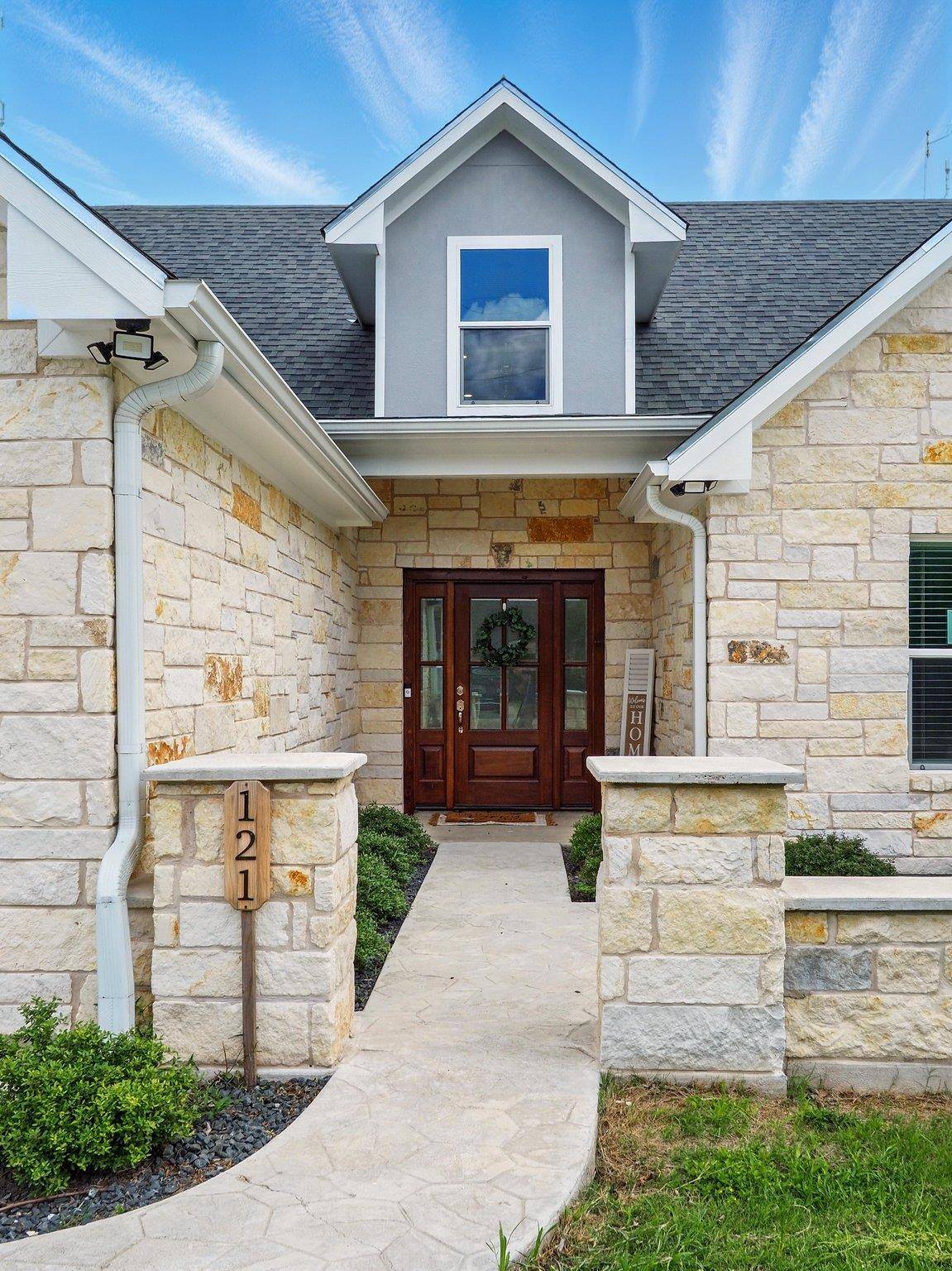 Bastrop, TX 78602,121 Kaeleku LN