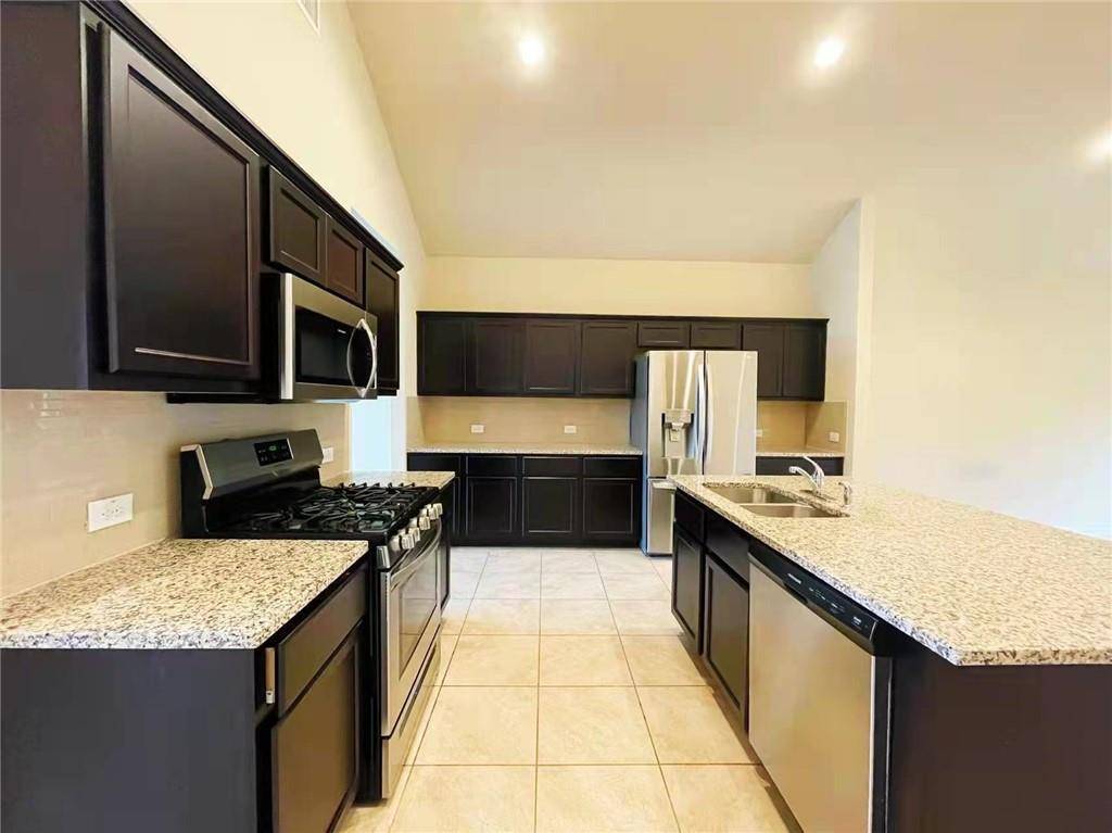 Austin, TX 78744,7016 Branrust DR