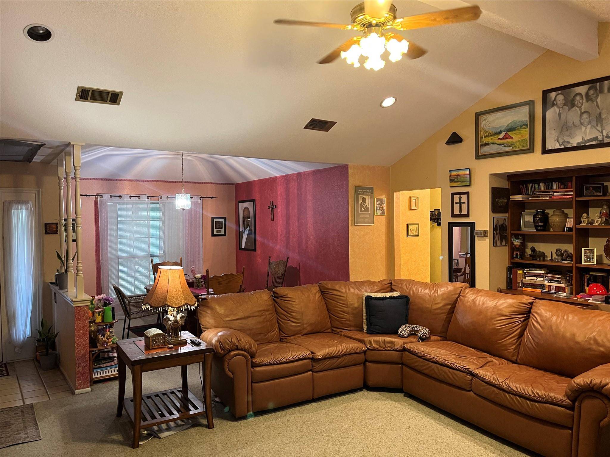 Bastrop, TX 78602,207 Flint Ridge ST