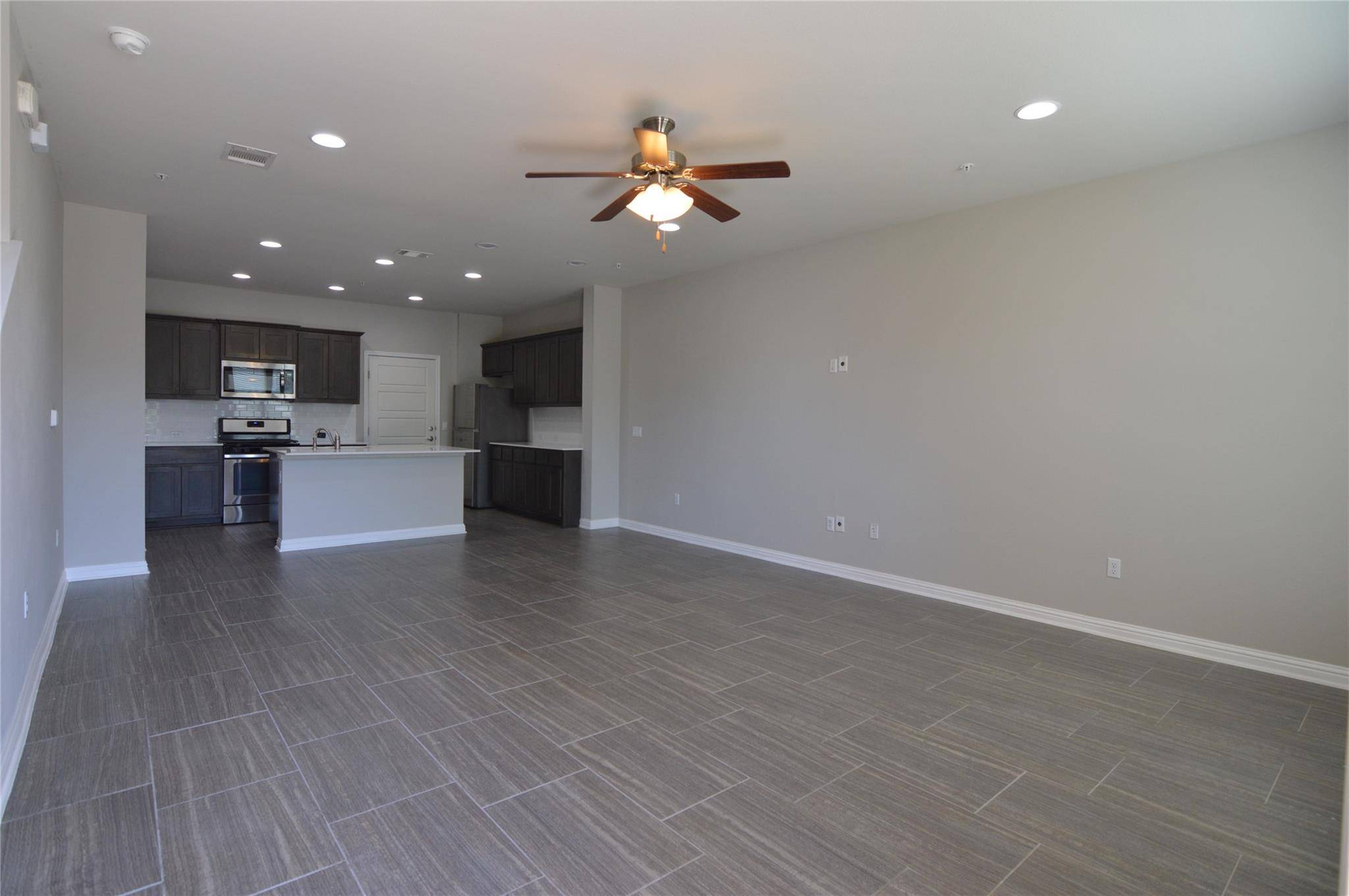 Austin, TX 78741,6814 E Riverside DR #52