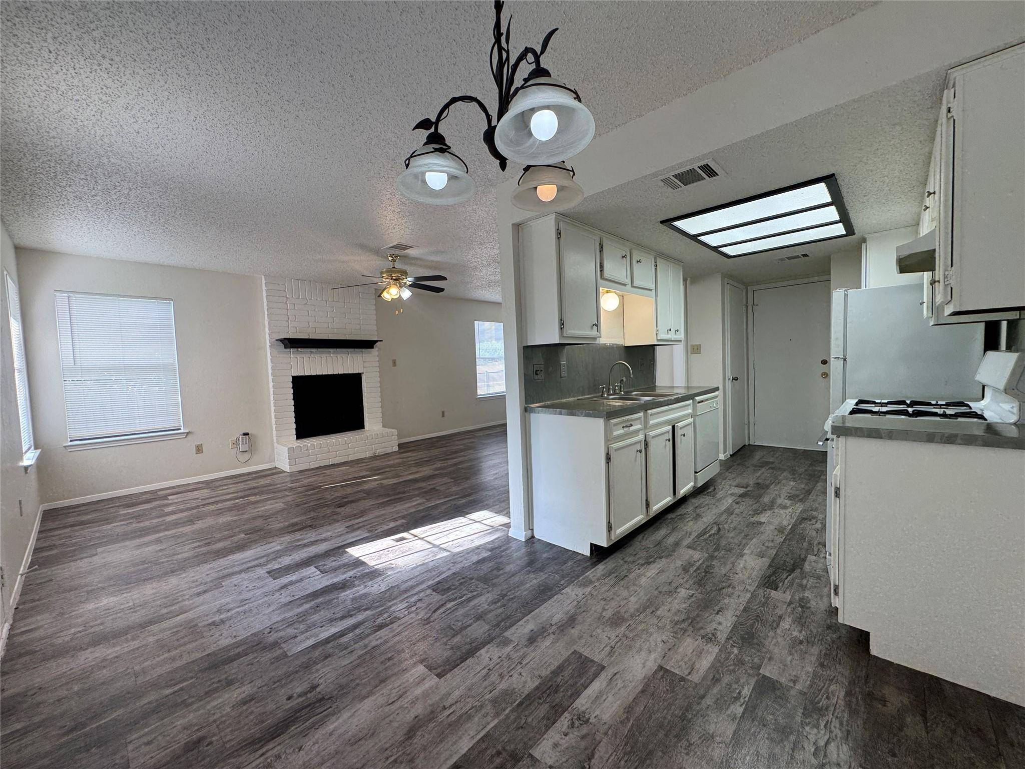 Round Rock, TX 78681,3516 Rollingway CV #B