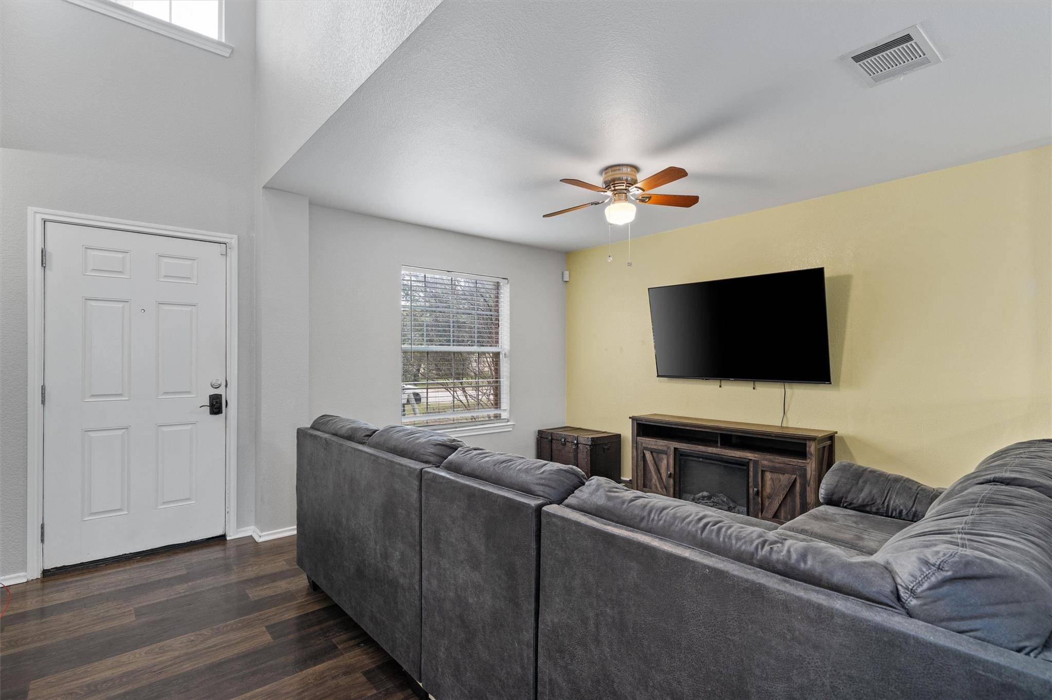 Hutto, TX 78634,104 Phillips ST