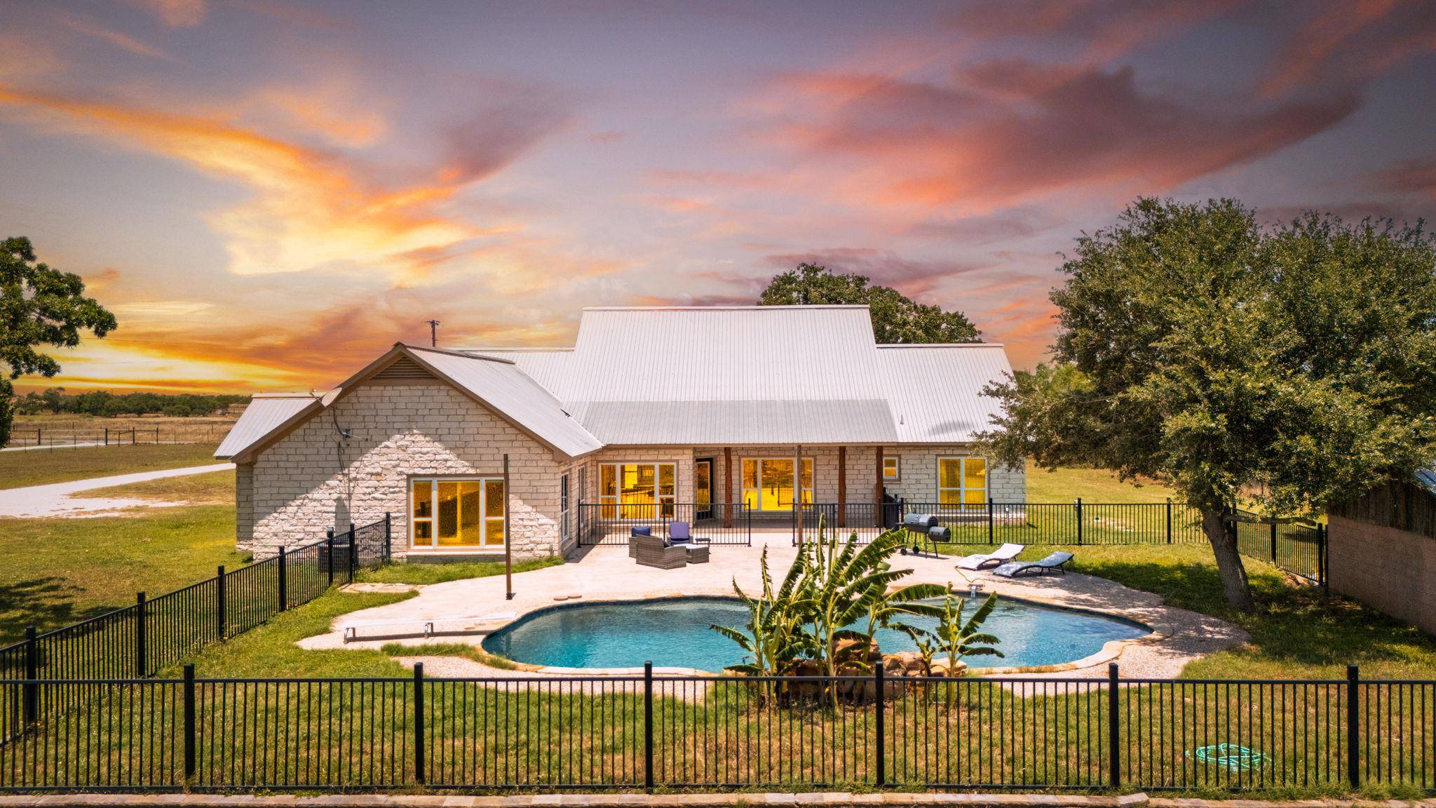 Luling, TX 78648,12011 Fm 1150 RD