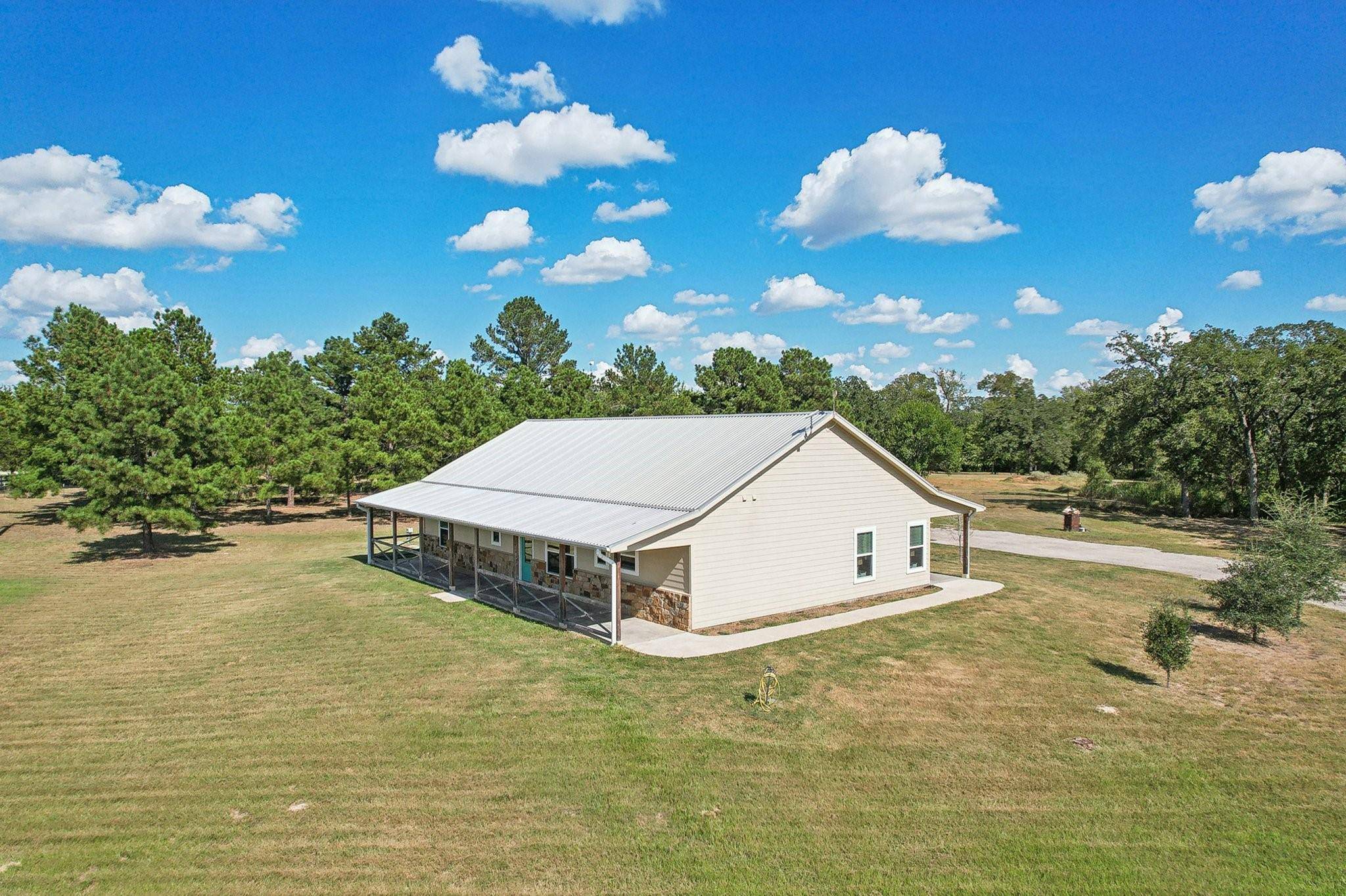 Smithville, TX 78957,129 Pine Valley LOOP