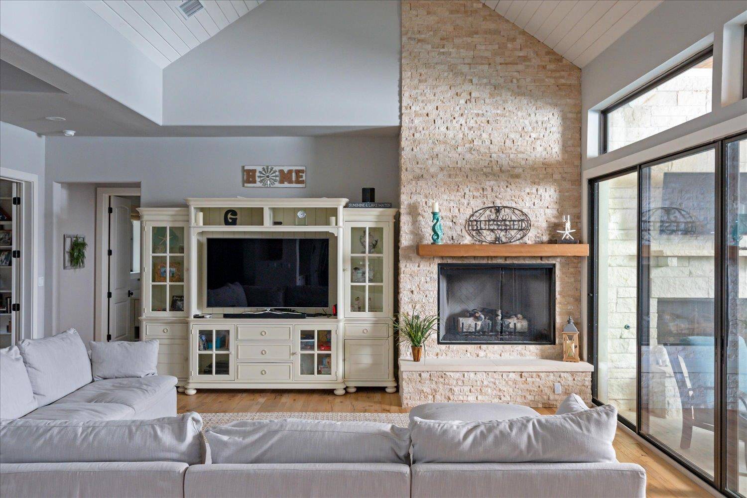Spicewood, TX 78669,821 S Angel Light DR
