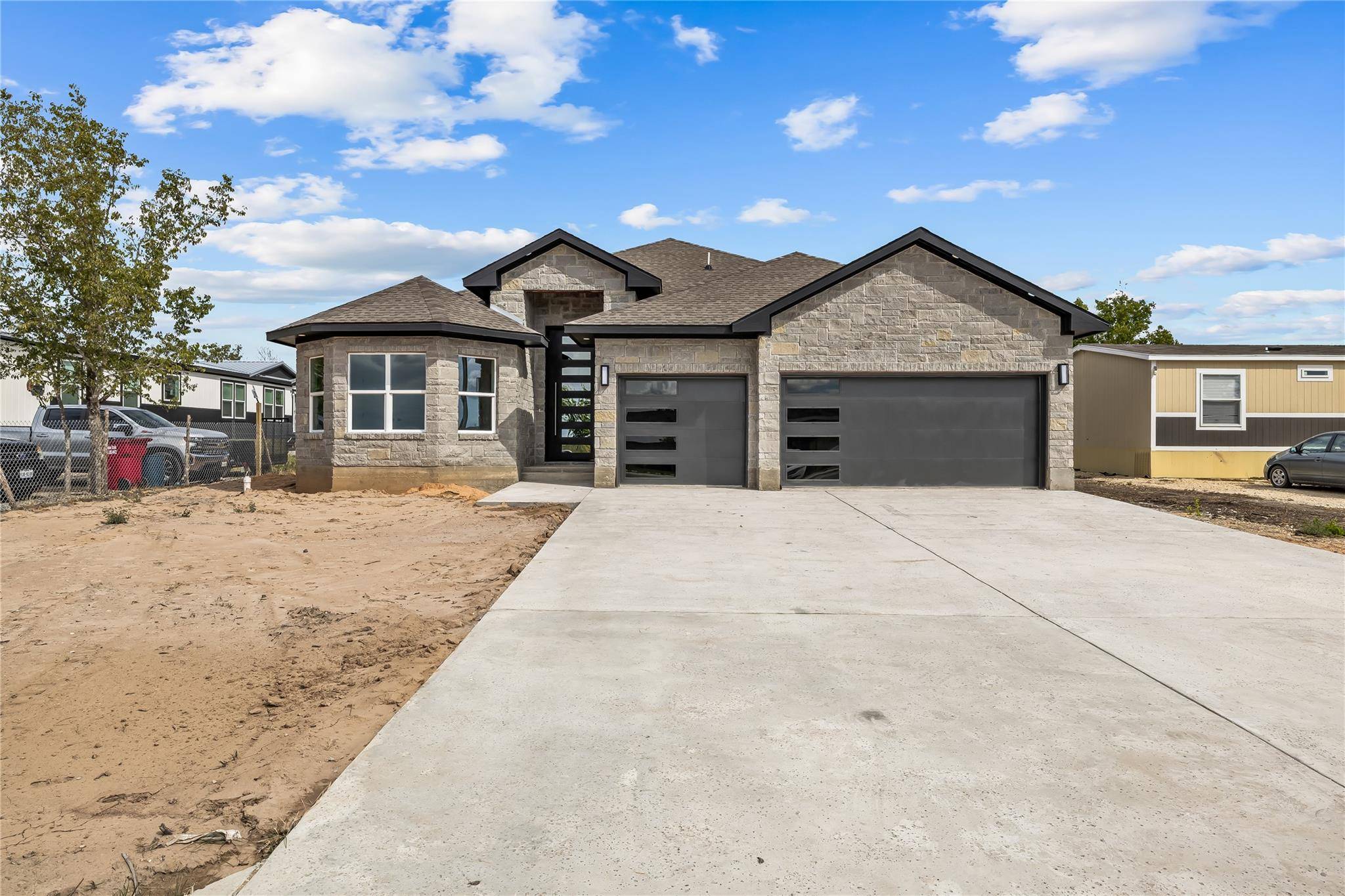 Dale, TX 78616,242 Amaranta LN