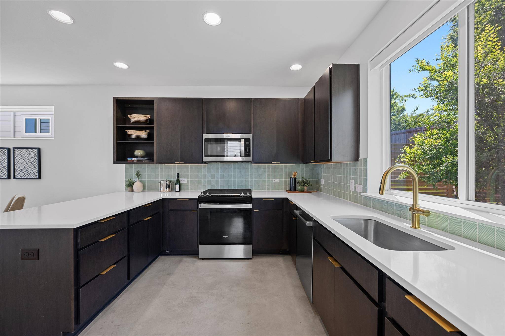 Austin, TX 78721,1200 Sarabeth WAY