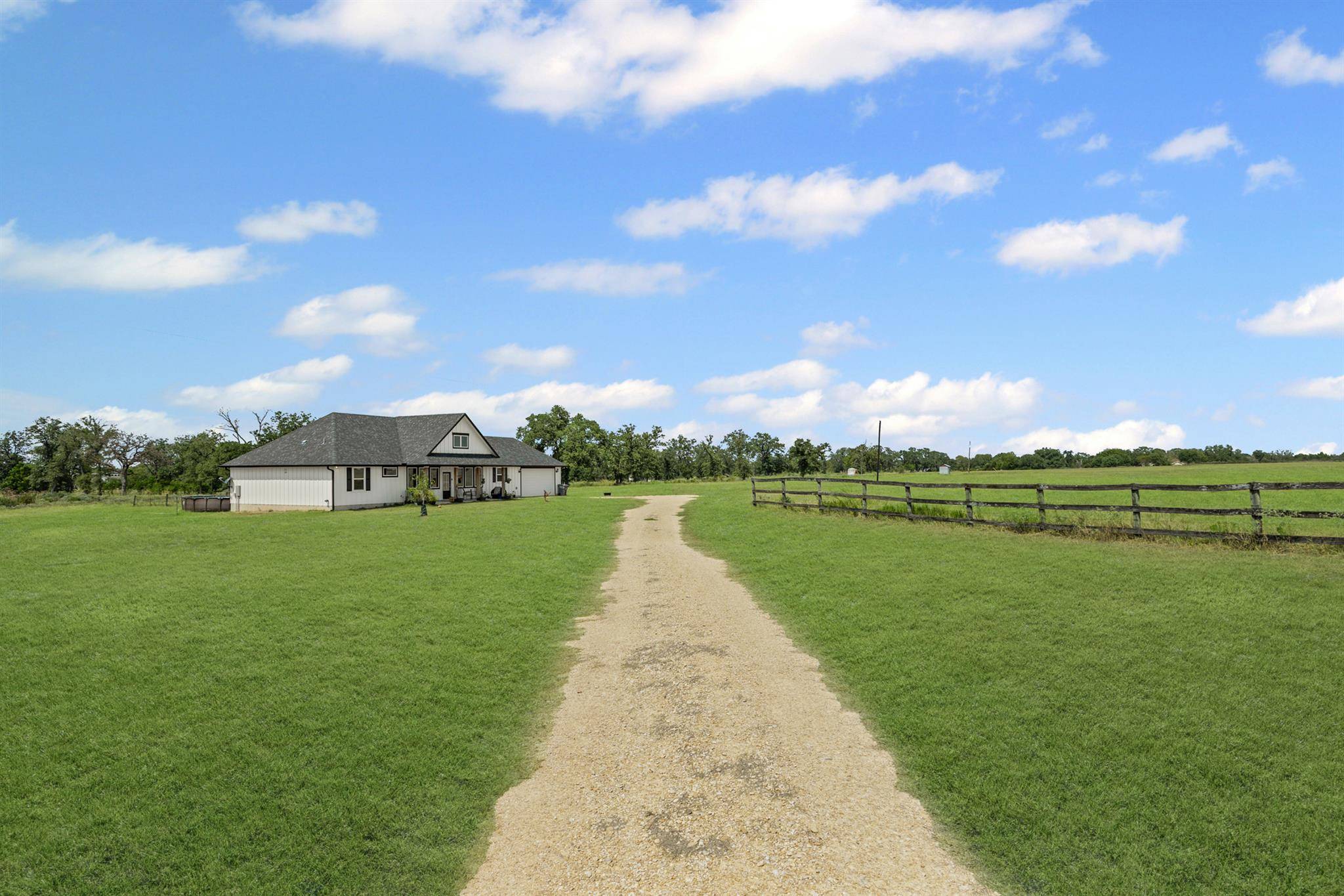 Lockhart, TX 78644,240 Oil Field RD