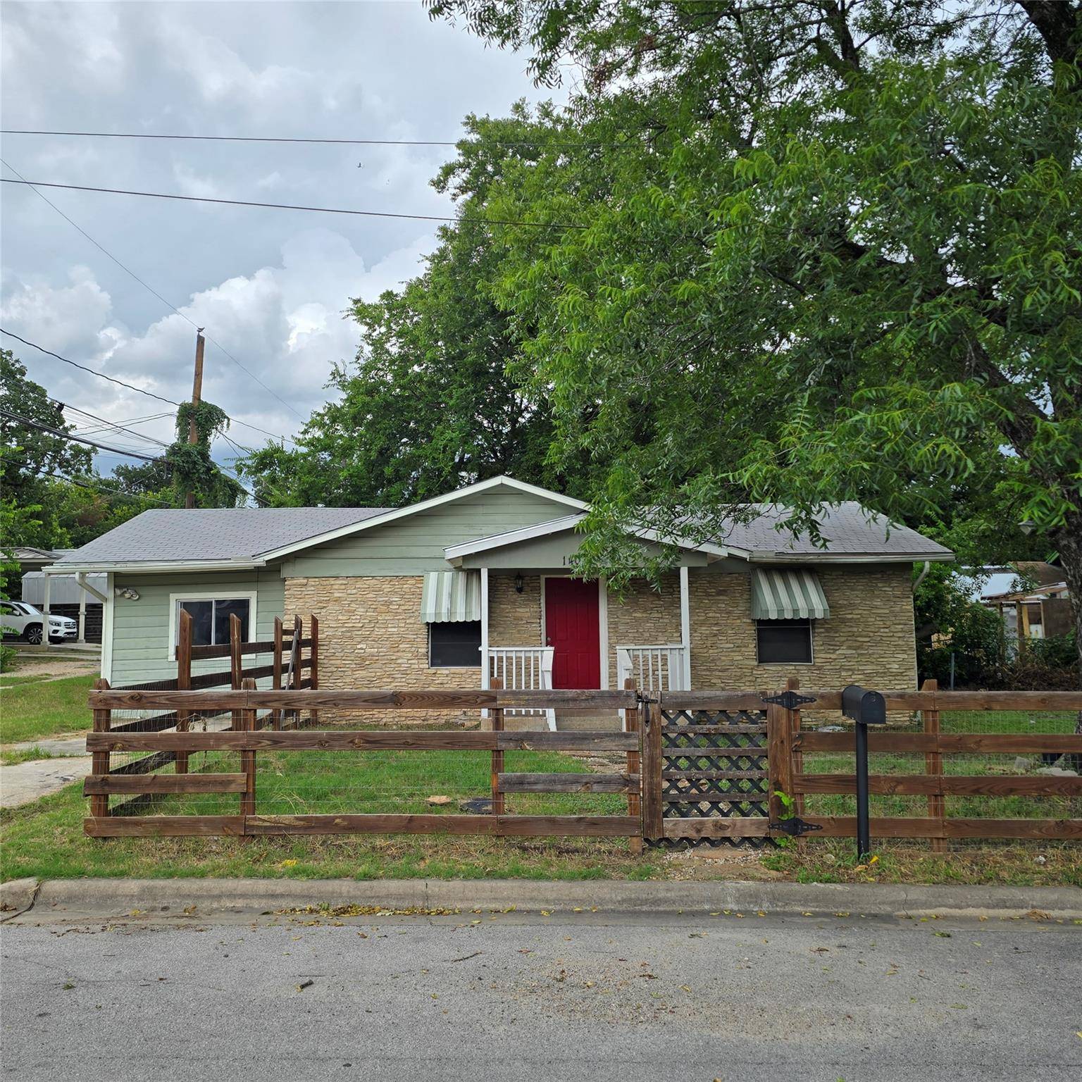 Austin, TX 78702,1403 S Salina ST W