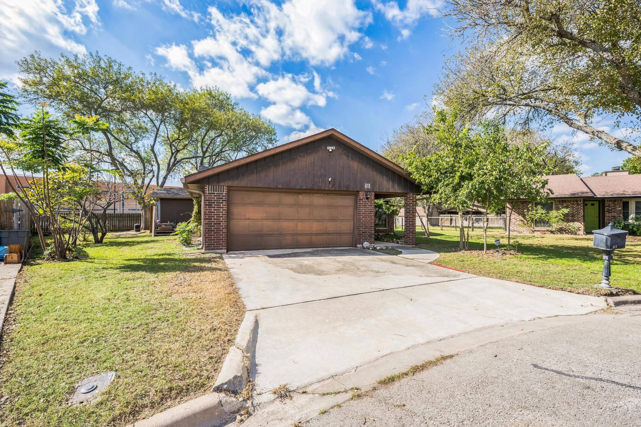 Lockhart, TX 78644,811 Ross CIR