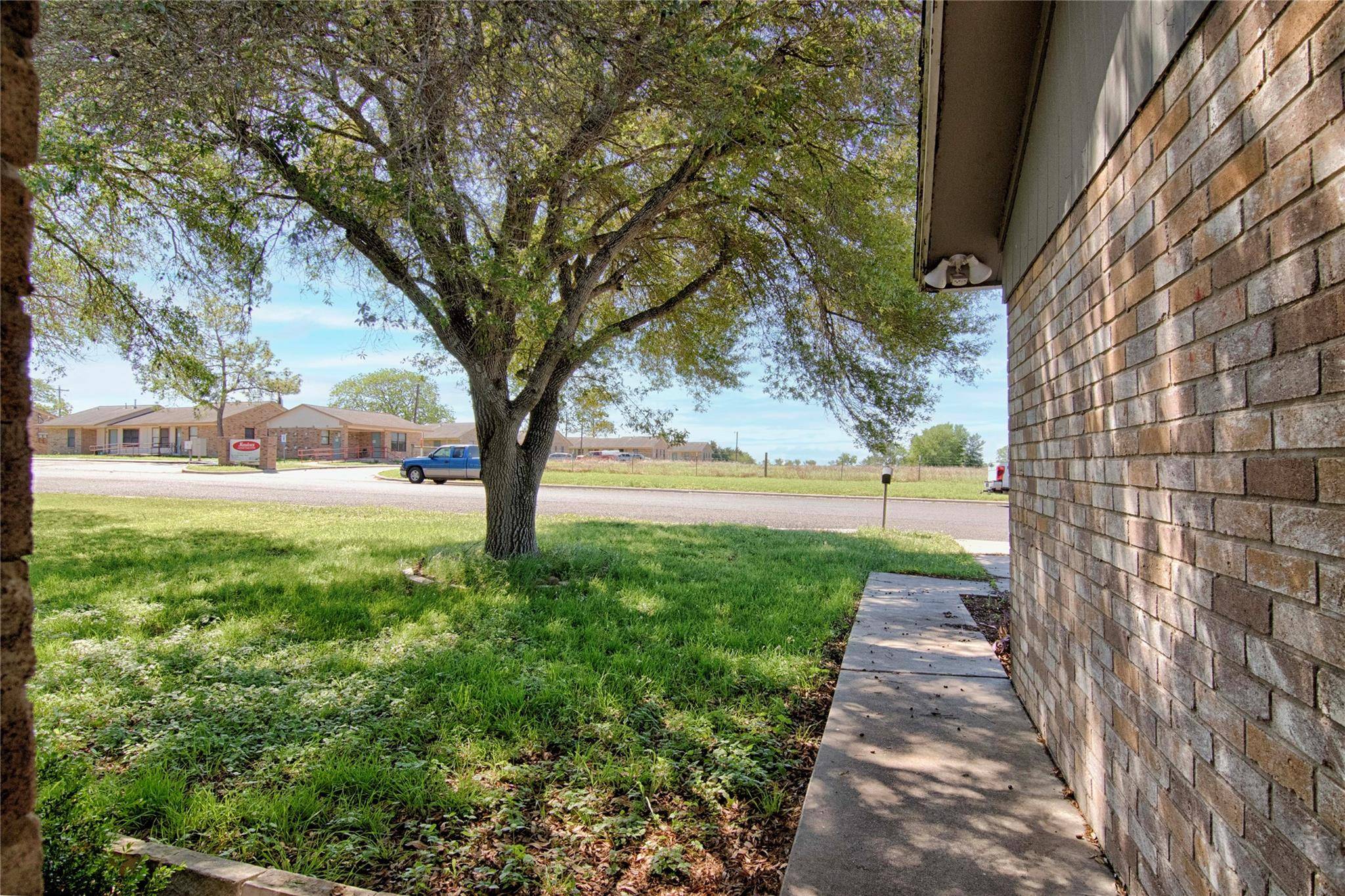 Schulenburg, TX 78956,311 August ST