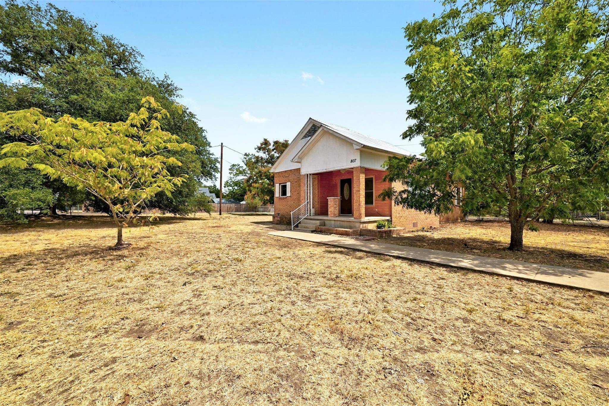 Liberty Hill, TX 78642,807 Main ST