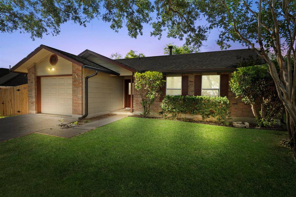 Elgin, TX 78621,208 Maple LN