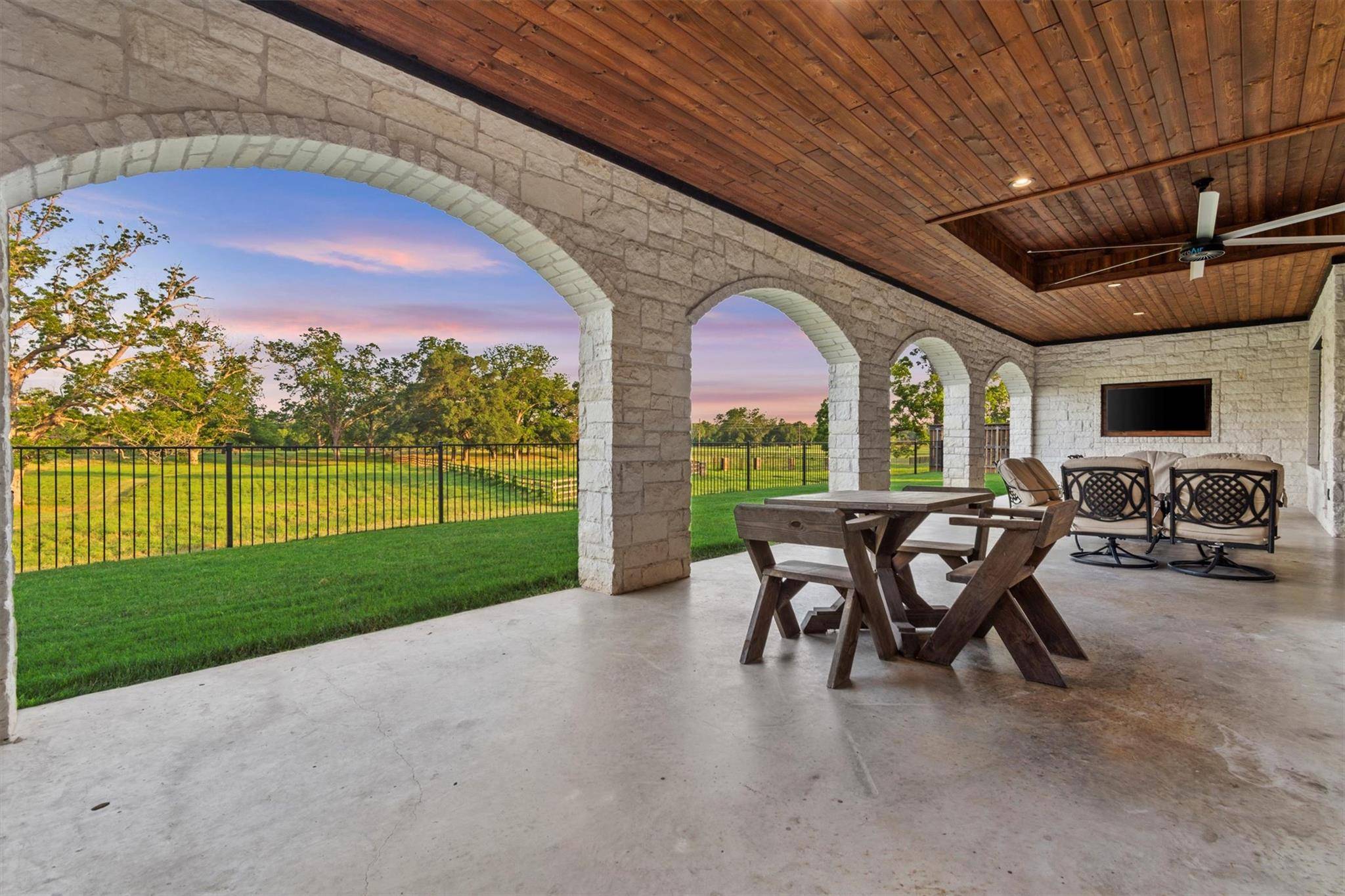 Smithville, TX 78957,Address not disclosed