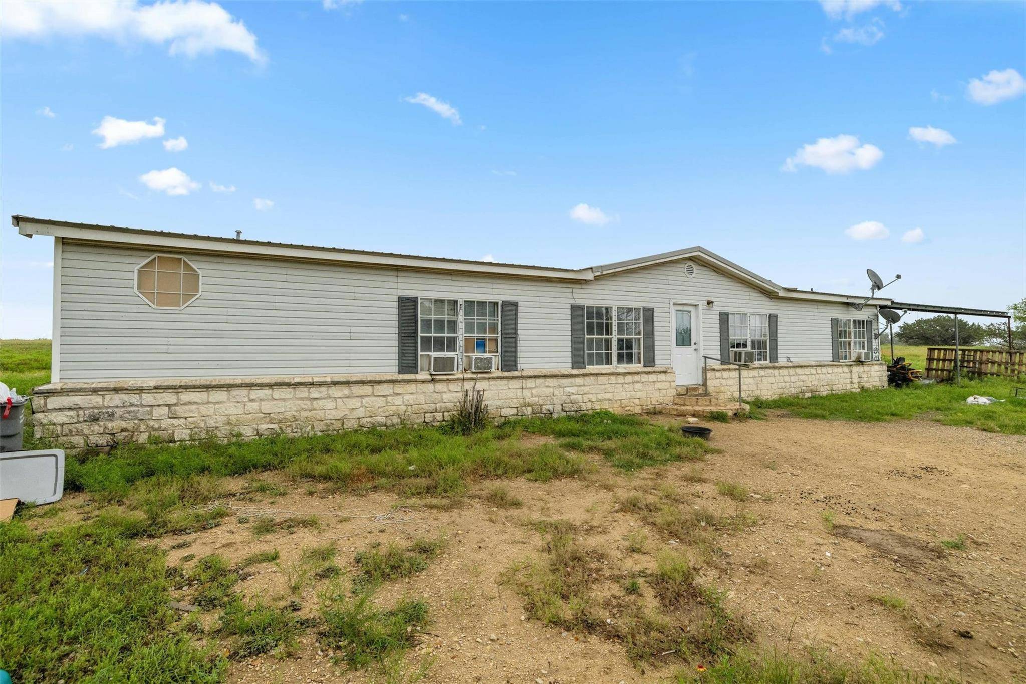 Briggs, TX 78608,317 CR 229