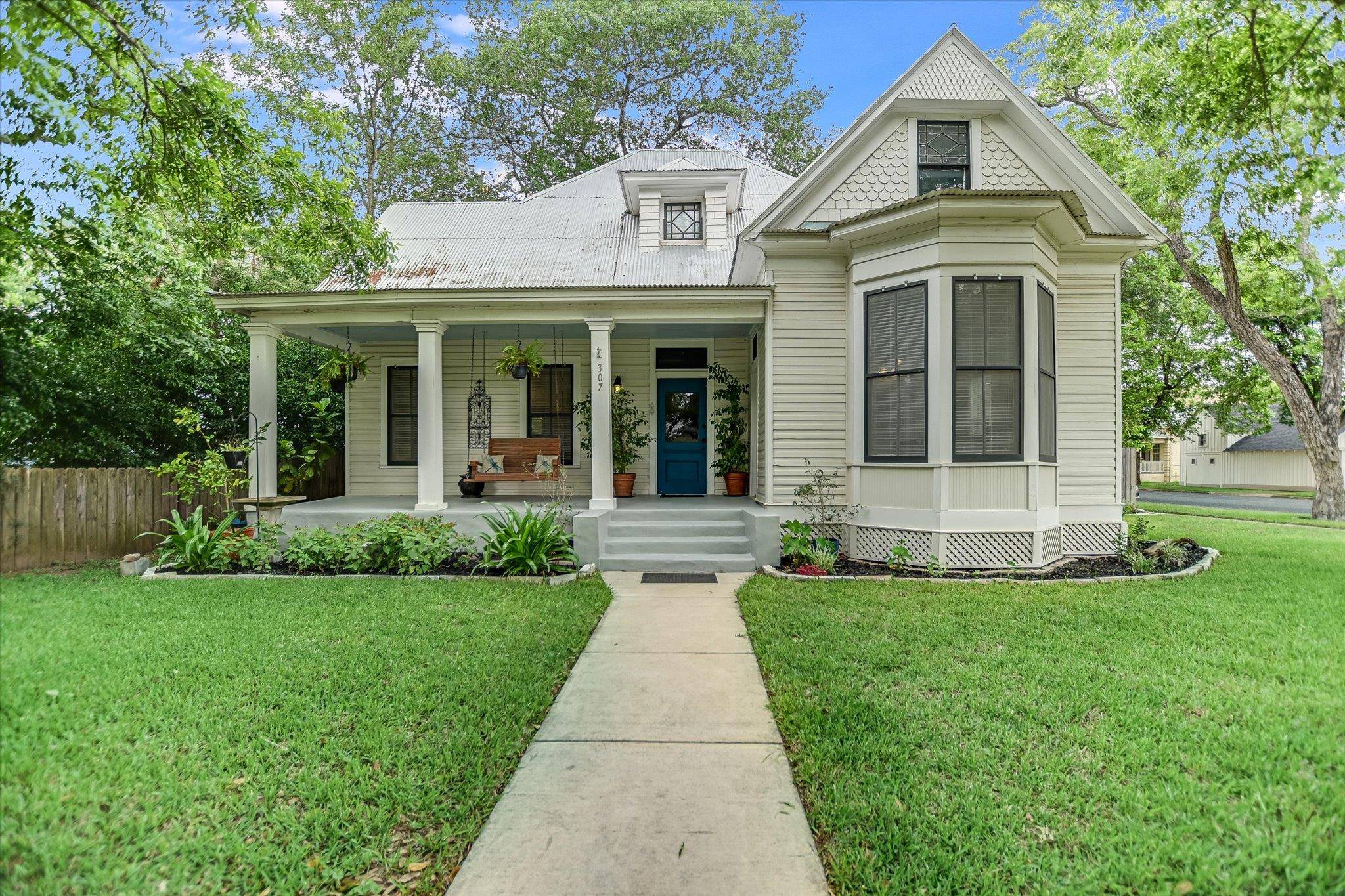 Smithville, TX 78957,307 Gresham ST