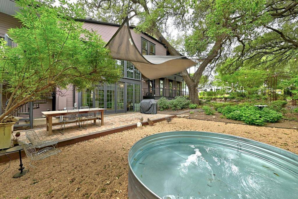 Austin, TX 78702,813 1/2 E 13th ST