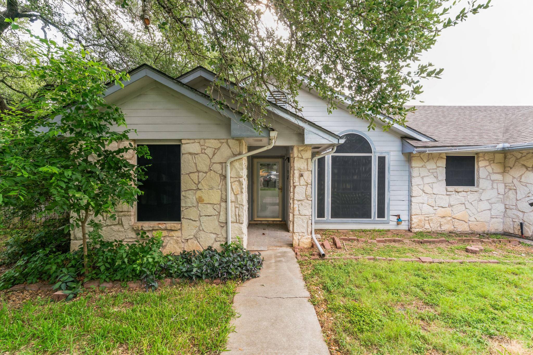 Lockhart, TX 78644,1701 Century Oaks DR