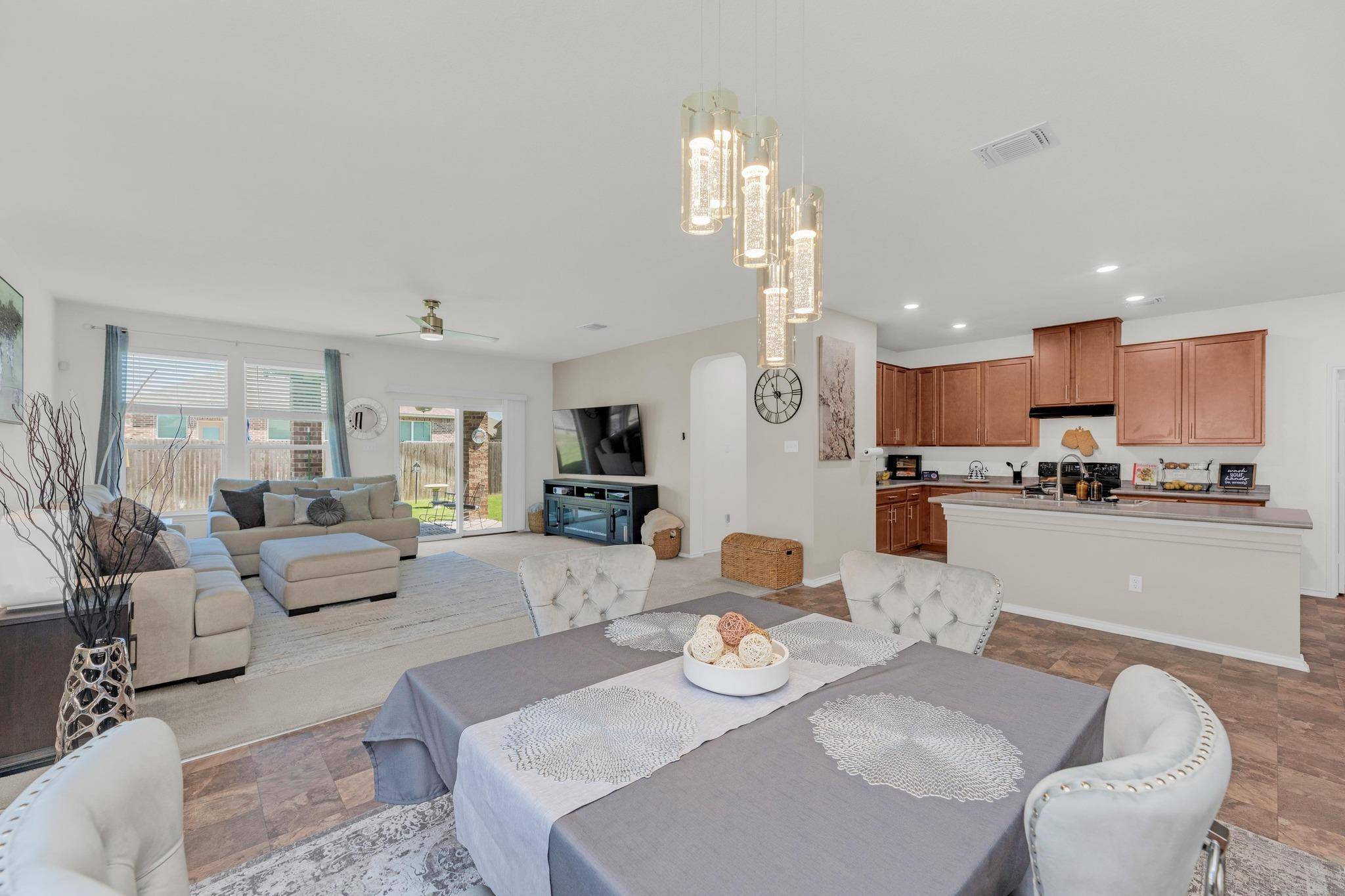 Taylor, TX 76574,136 Everglades Ave