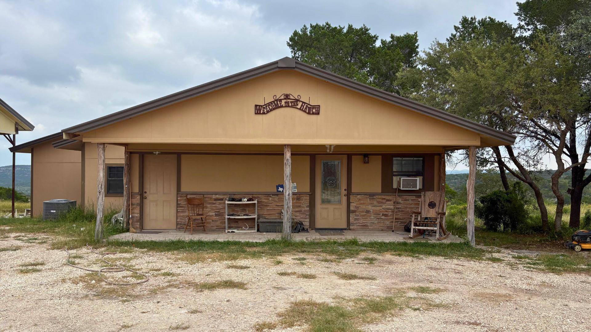 Brackettville, TX 78832,2131 Private Road 3157