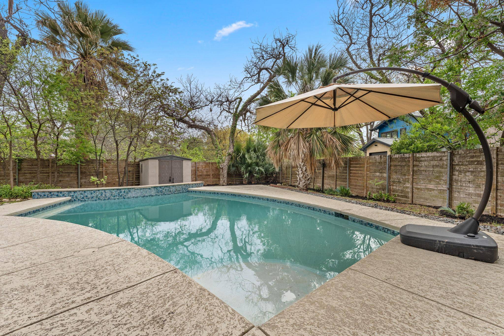 Austin, TX 78722,4330 Parkwood RD