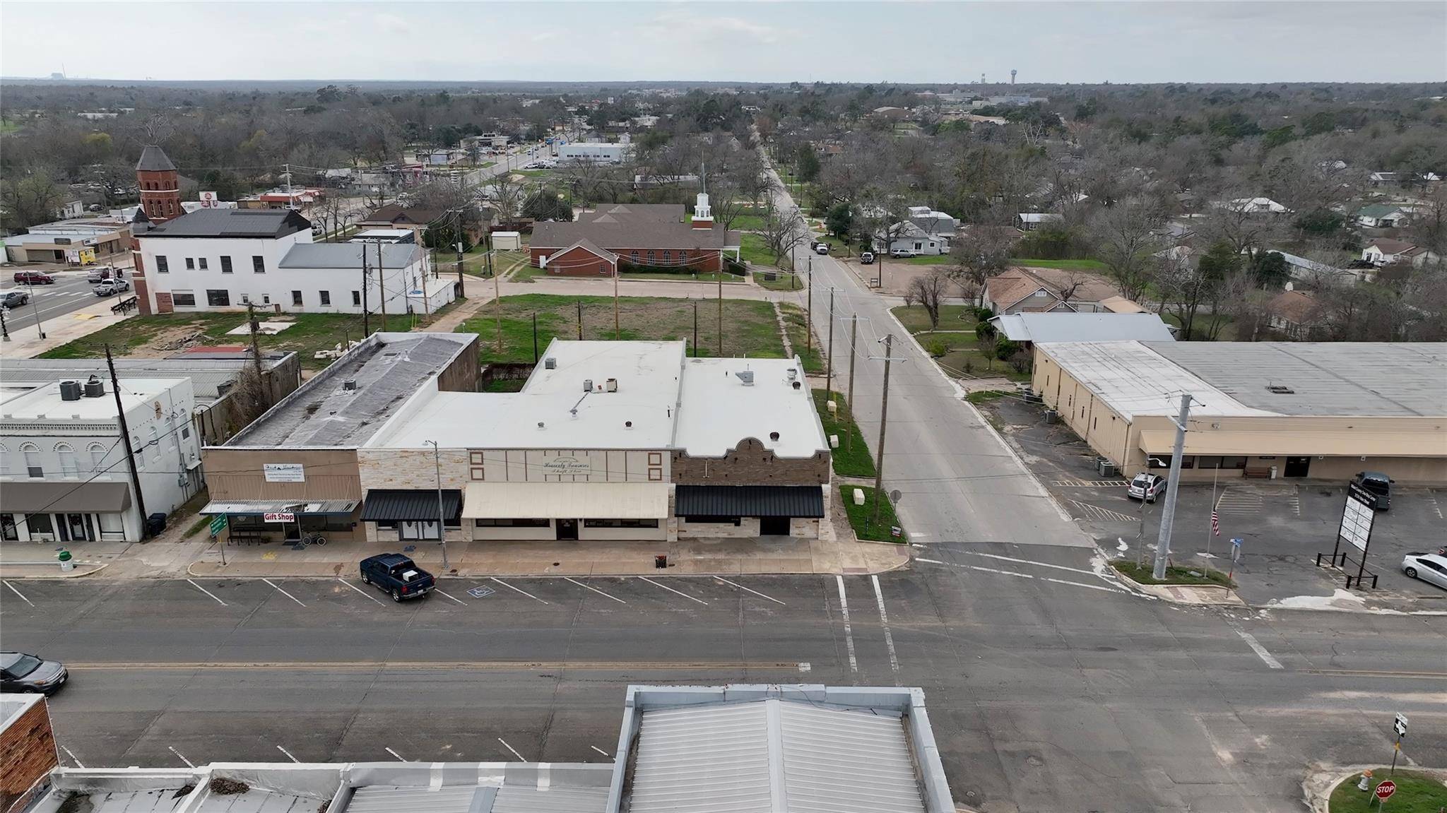 Rockdale, TX 76567,239 N MAIN ST