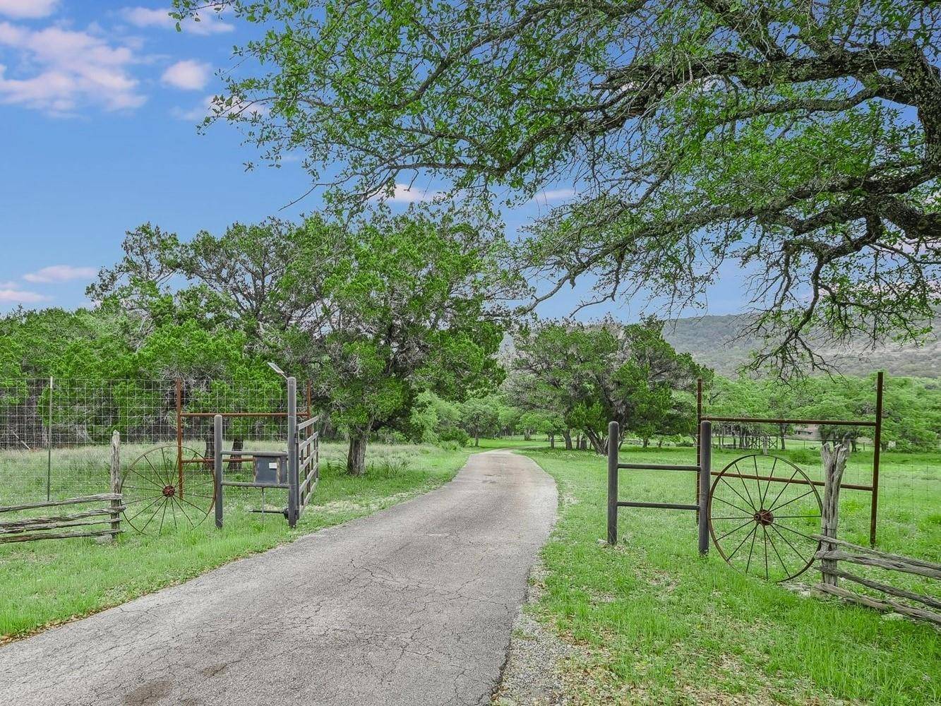 Wimberley, TX 78676,1500 Spoke Hollow RD