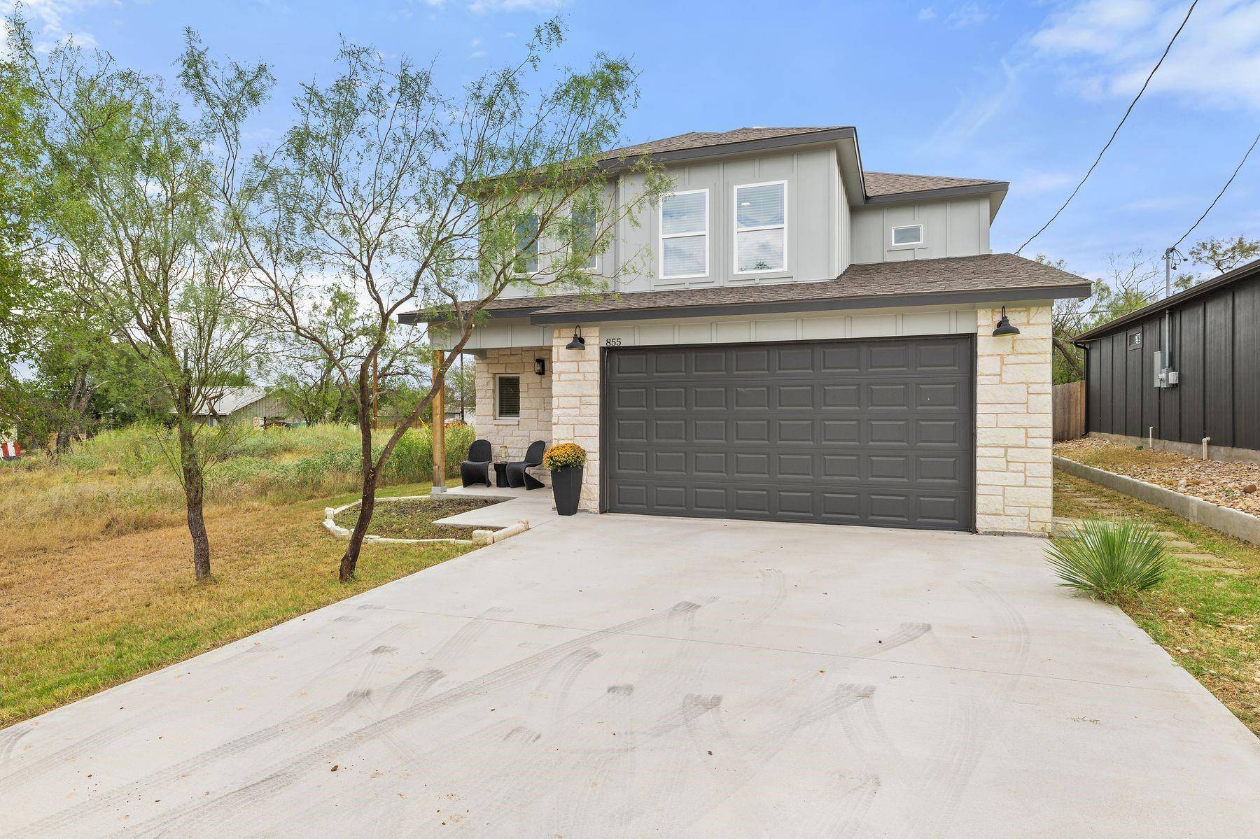 Cottonwood Shores, TX 78657,855 Cypress LN