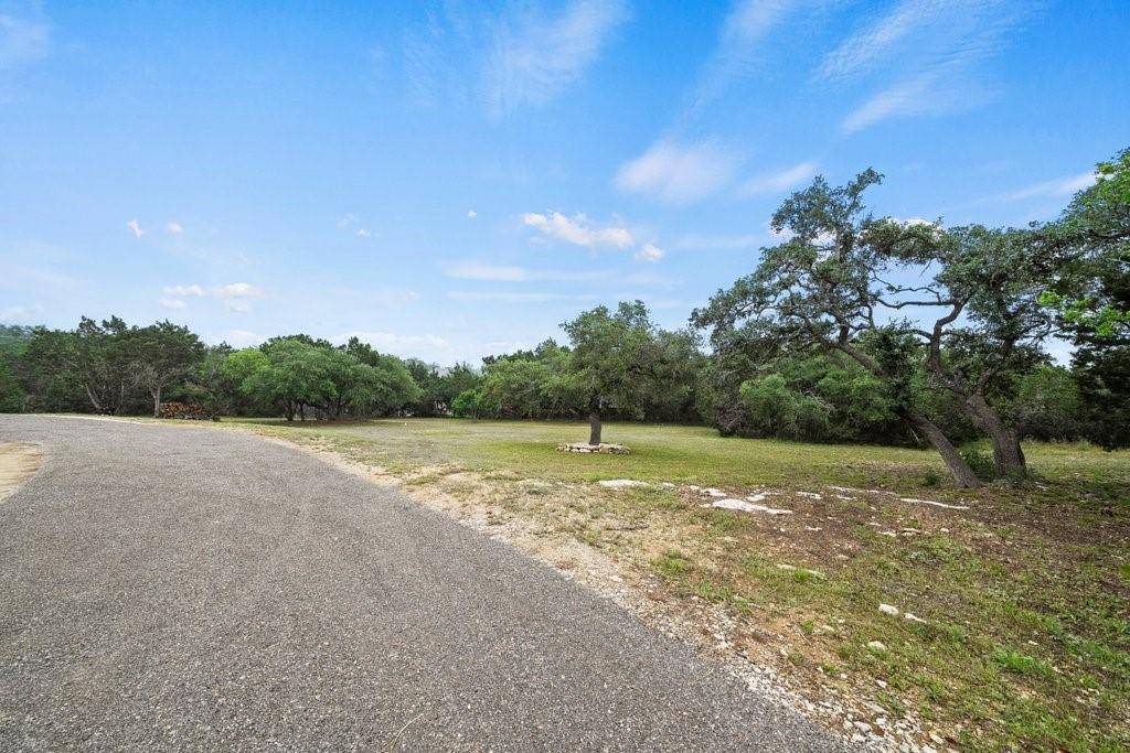 Fischer, TX 78623,677 Possum Tree