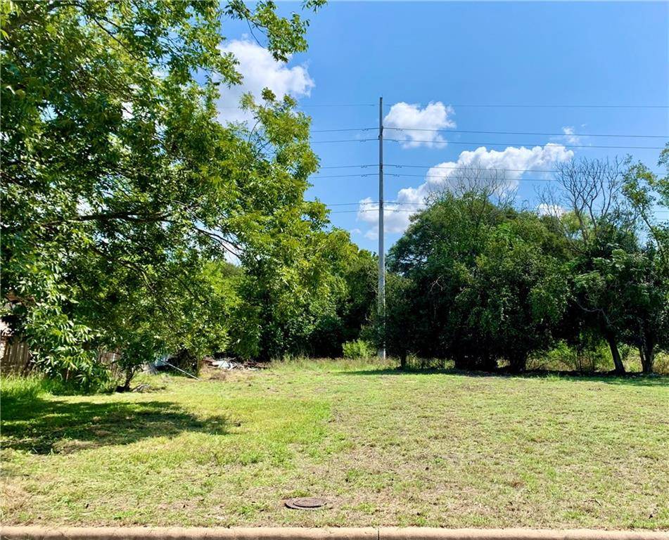Lockhart, TX 78644,734 Chihuahua ST
