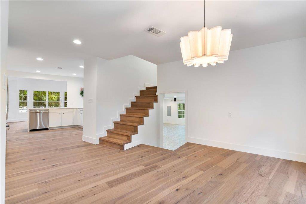 Austin, TX 78759,8707 White Cliff DR