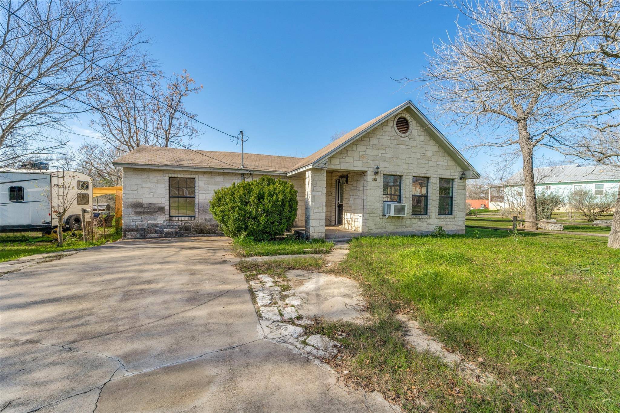 Martindale, TX 78655,508 Main ST