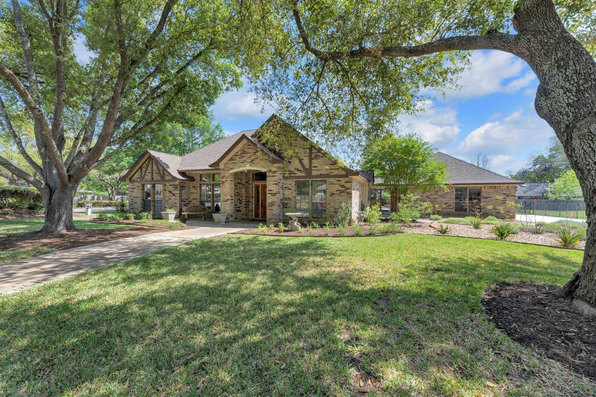 Round Rock, TX 78664,2 Meandering WAY