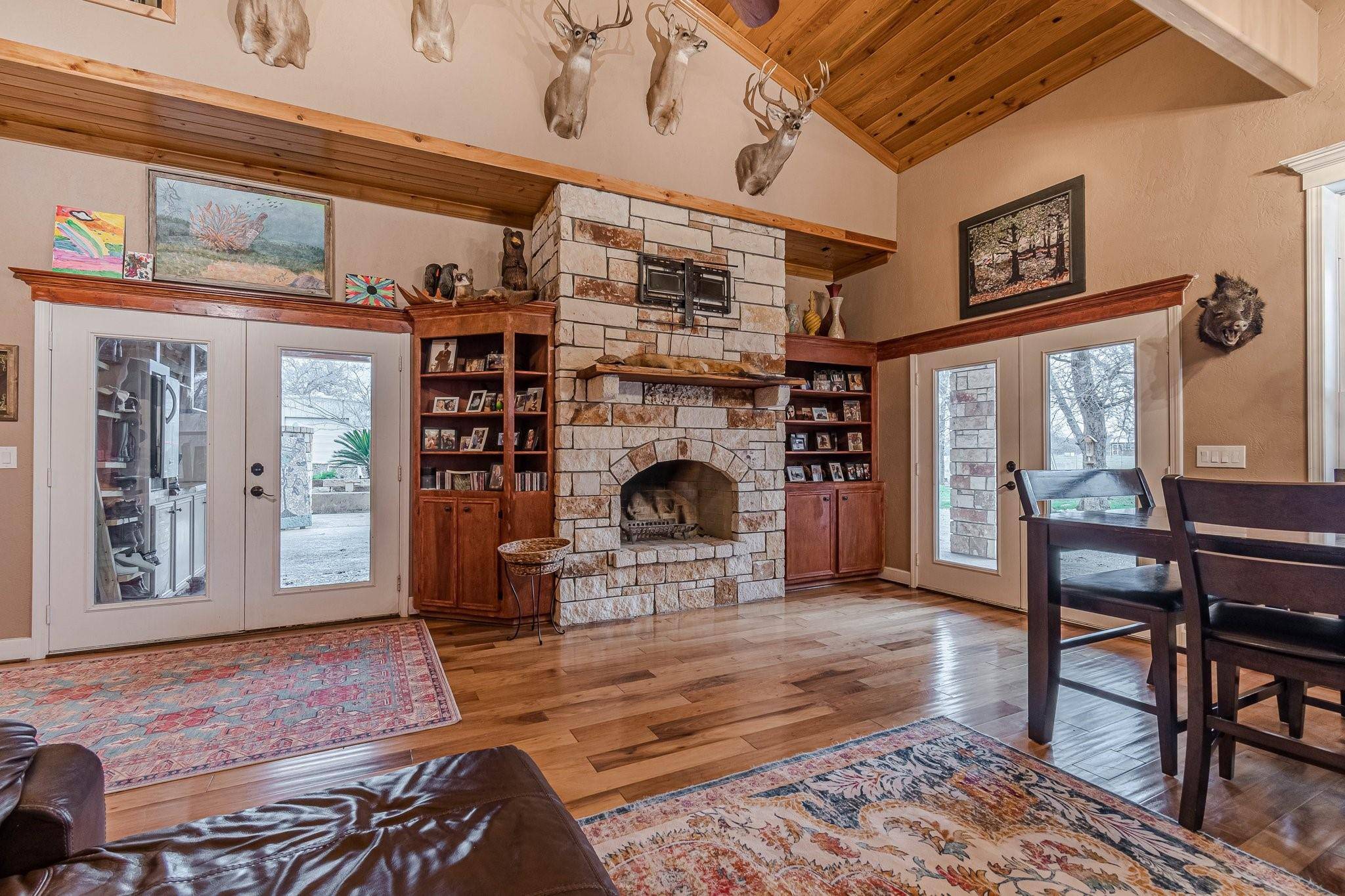 Stockdale, TX 78160,1561 Texas Sandhill LN