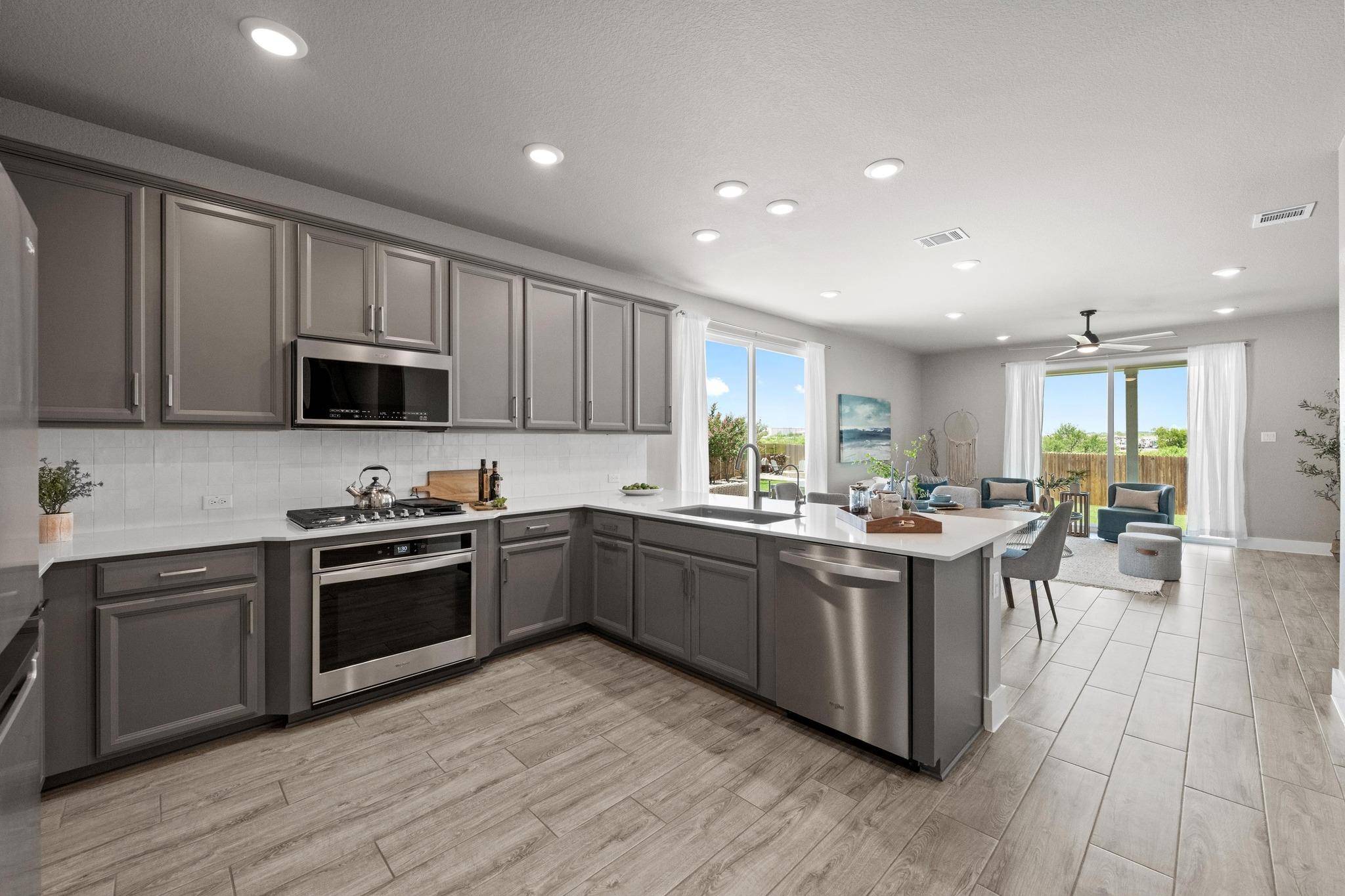 Hutto, TX 78634,715 Gray Fox LOOP