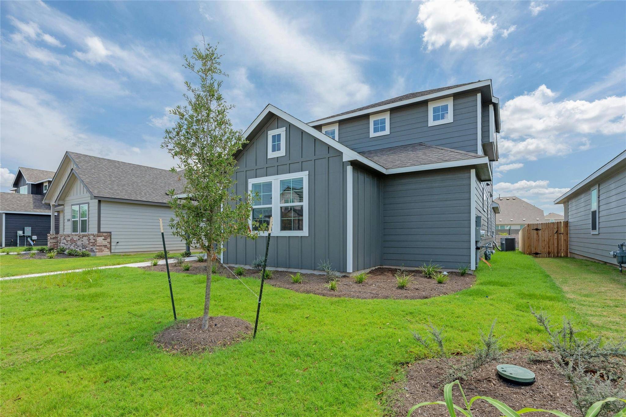 Hutto, TX 78634,512 Clearlake DR