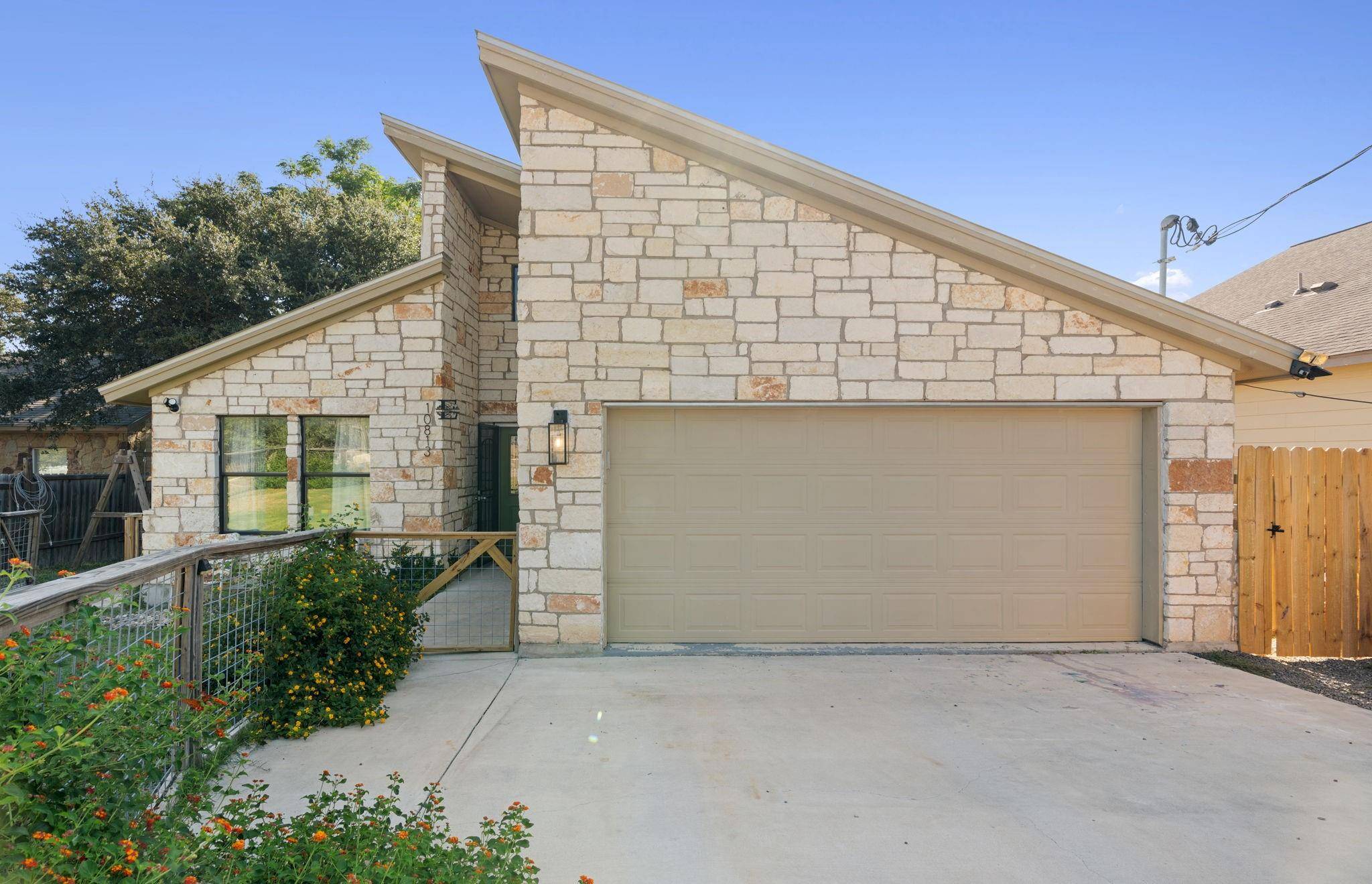 Dripping Springs, TX 78620,10813 Oakwood CIR