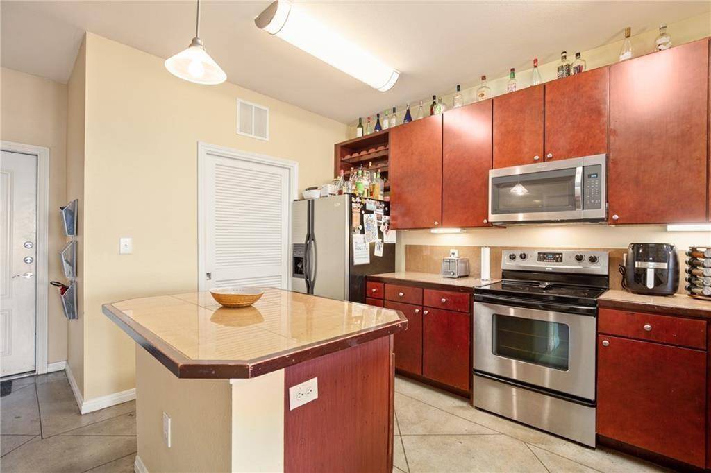 Austin, TX 78705,2505 San Gabriel ST #402