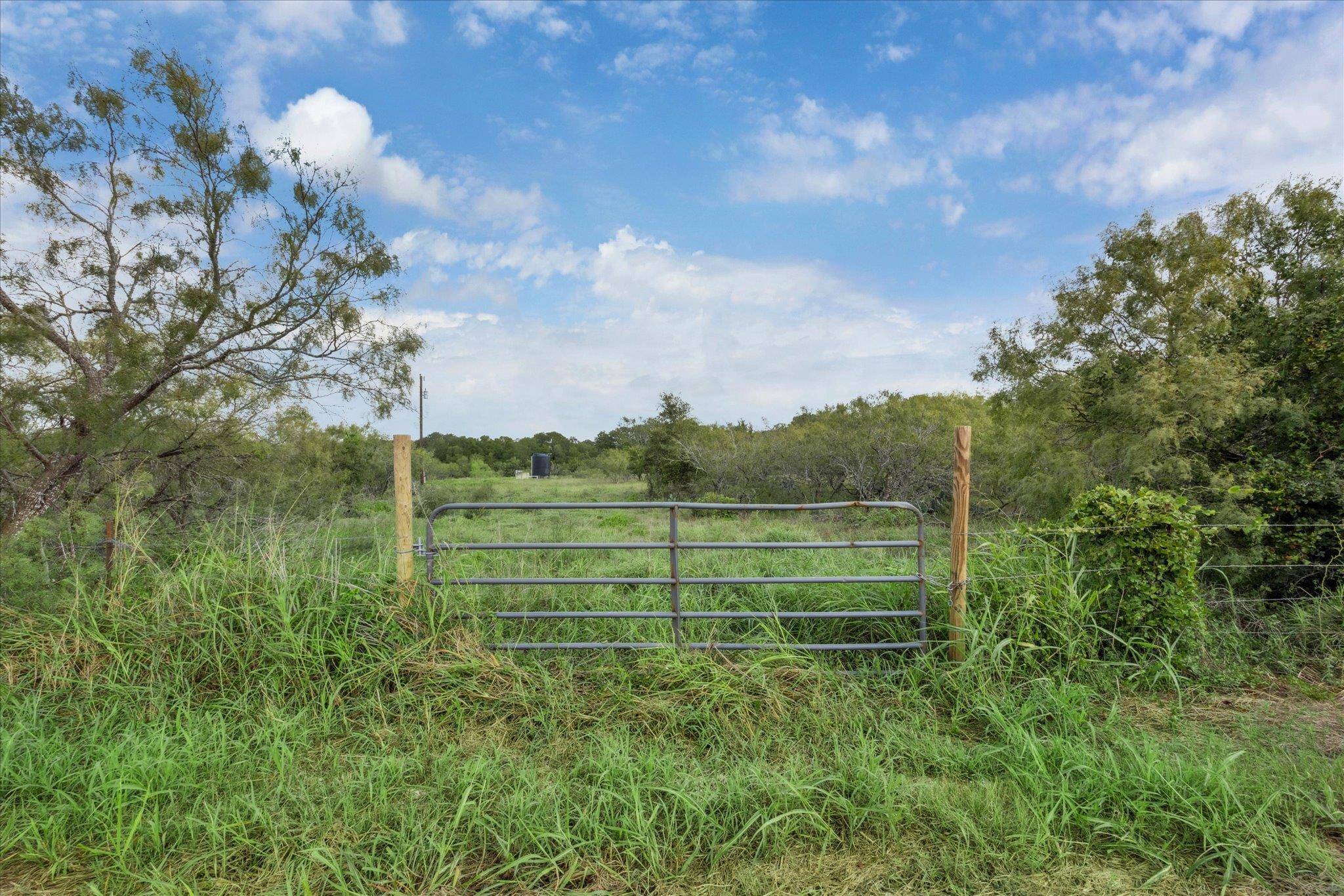 Dale, TX 78616,1325 Boulder LN