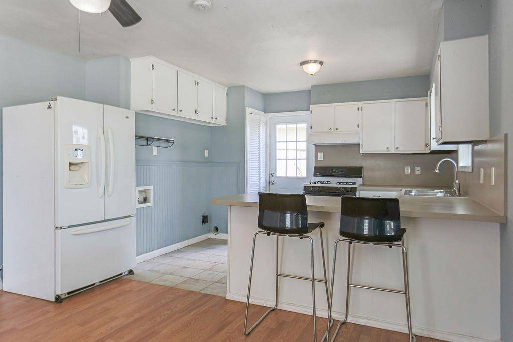 Johnson City, TX 78636,412 S 281 HWY