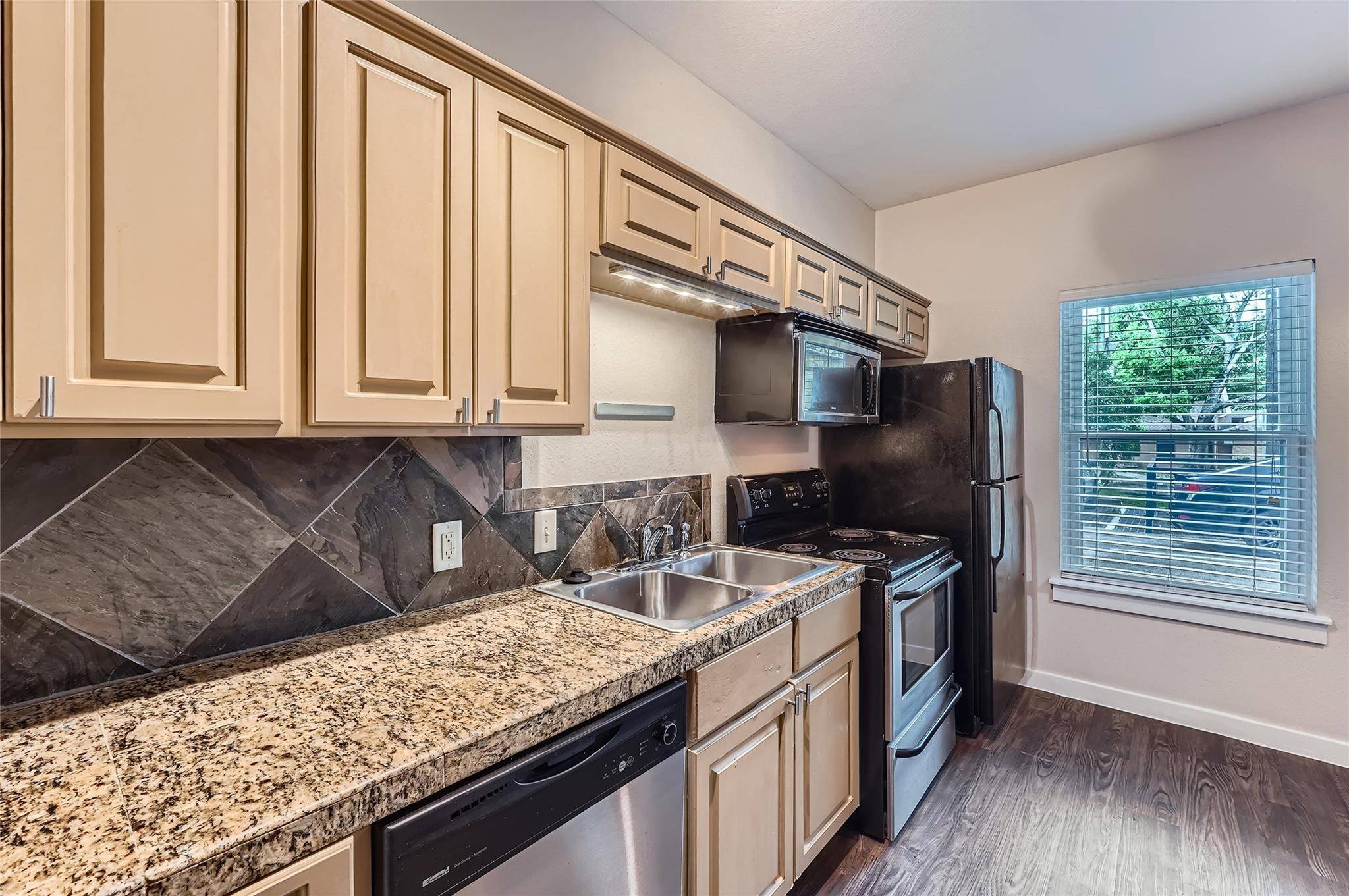 Austin, TX 78757,2106 Cullen Ave #101
