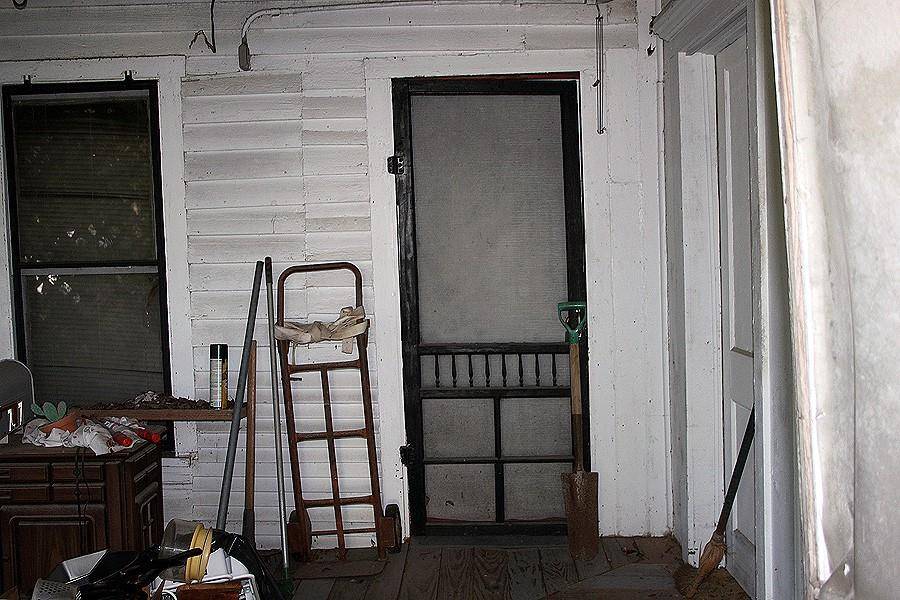 Lockhart, TX 78644,717 S Commerce ST