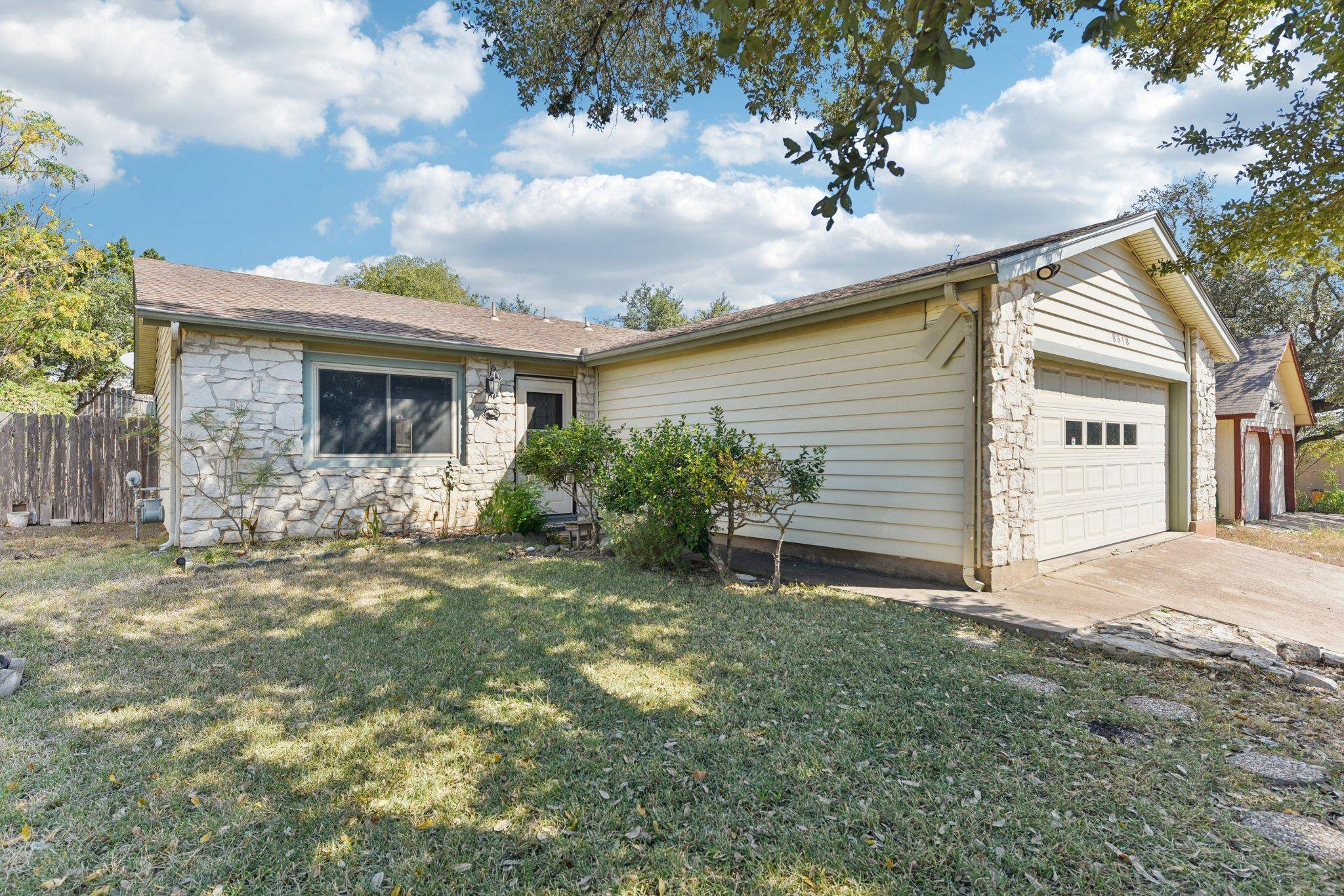 Austin, TX 78736,8318 Gallatin DR