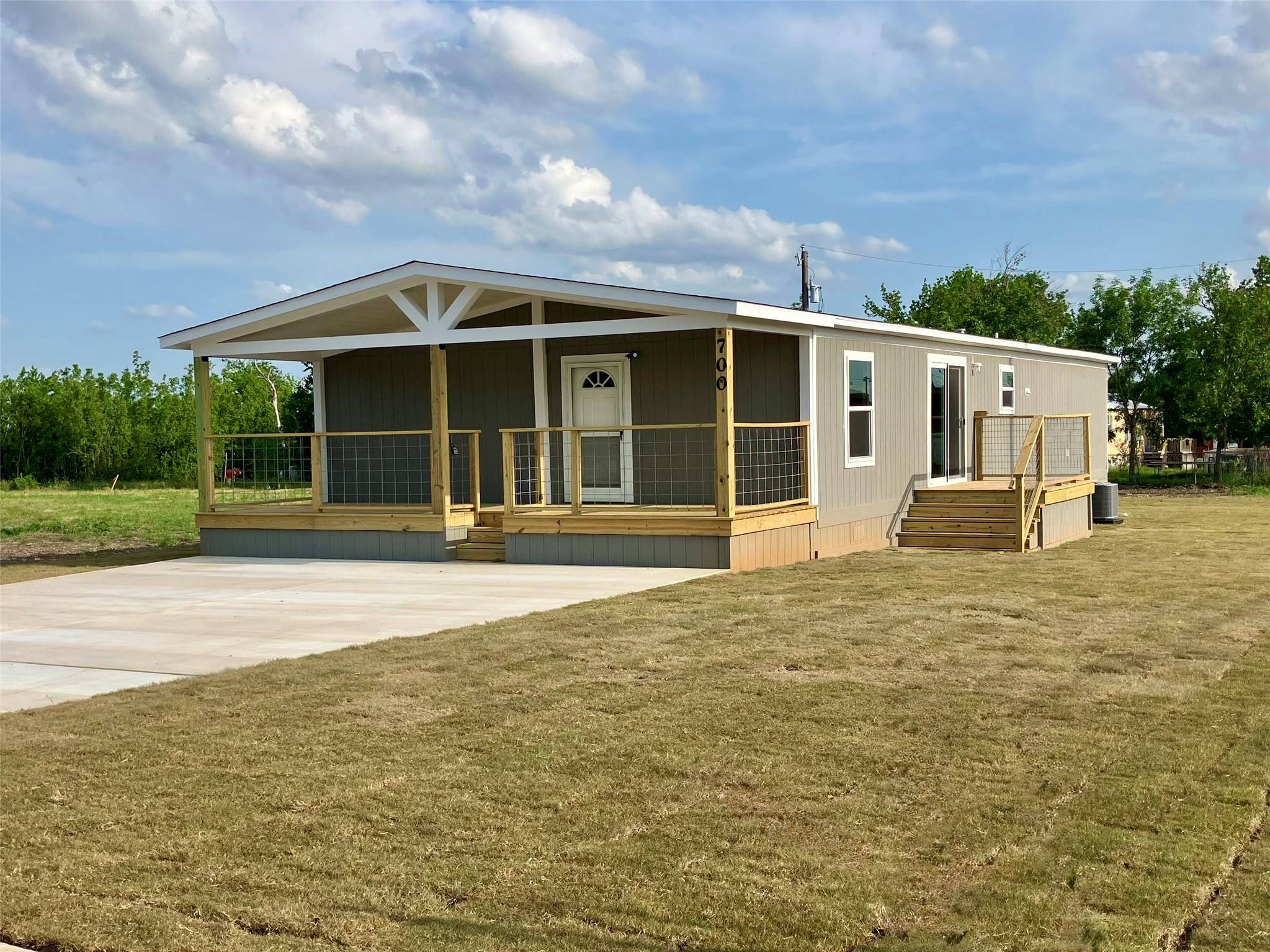 Granger, TX 76530,700 E Pecan ST