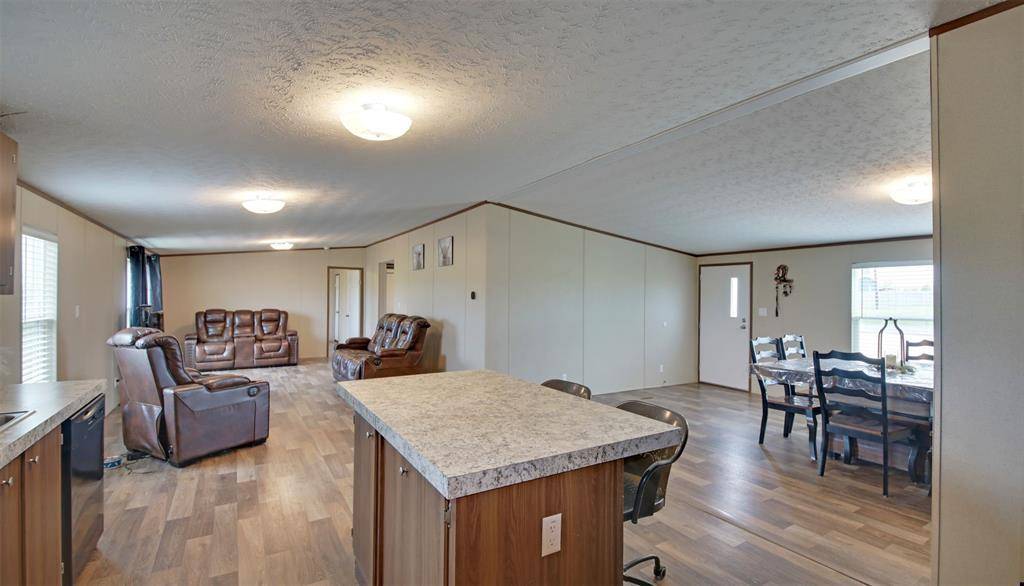 Dale, TX 78616,690 Casen ST