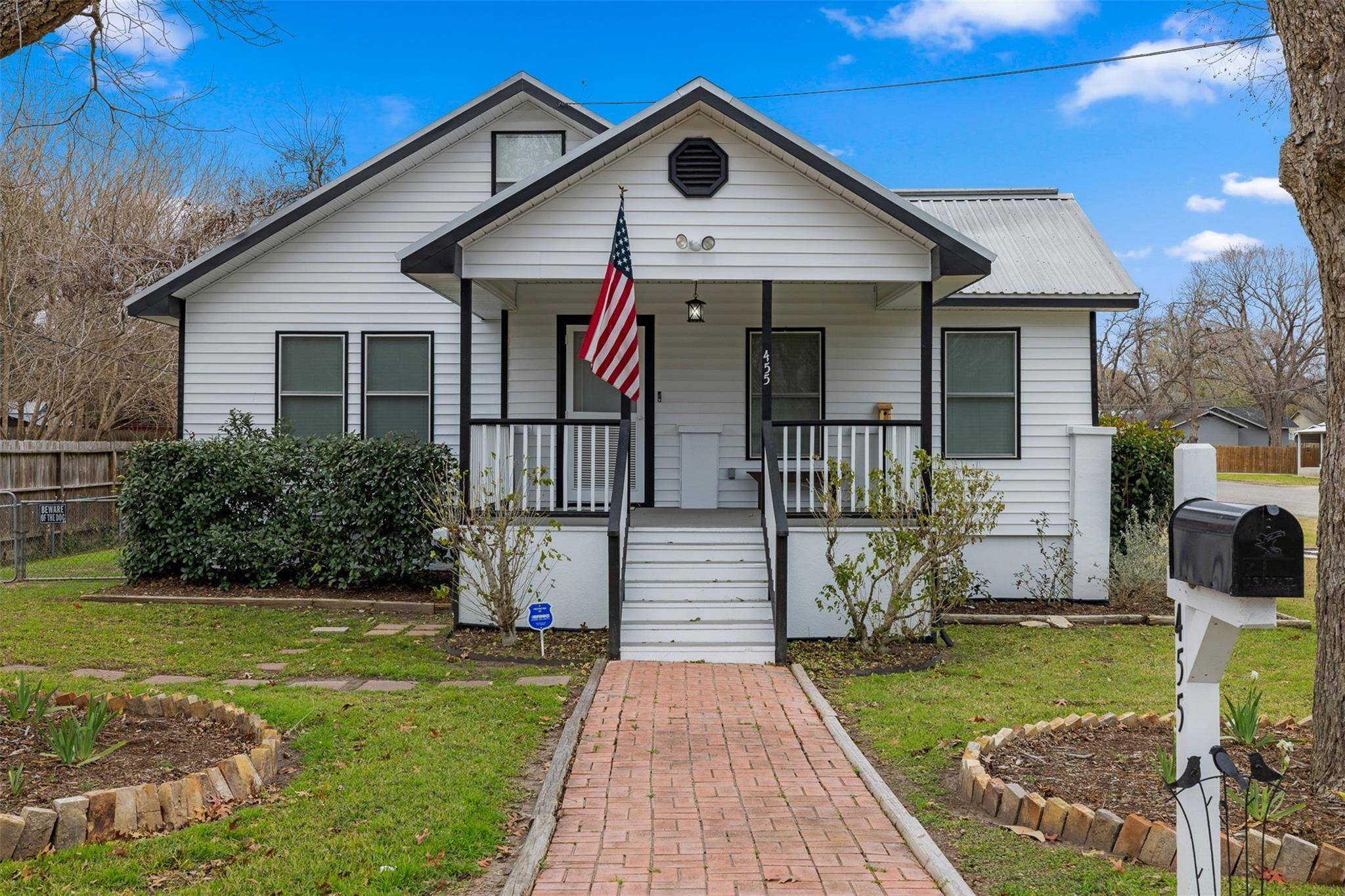 La Grange, TX 78945,455 S Jackson