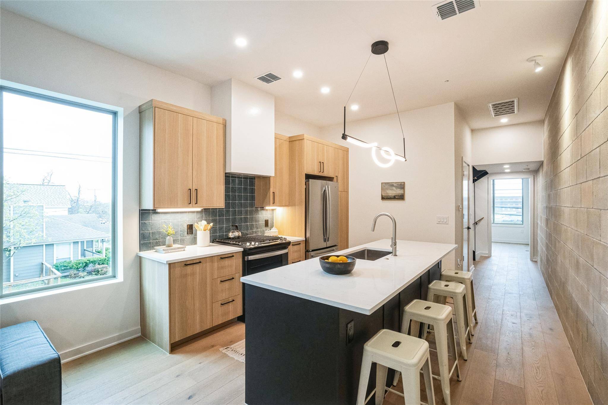 Austin, TX 78752,700 Denson DR #1101
