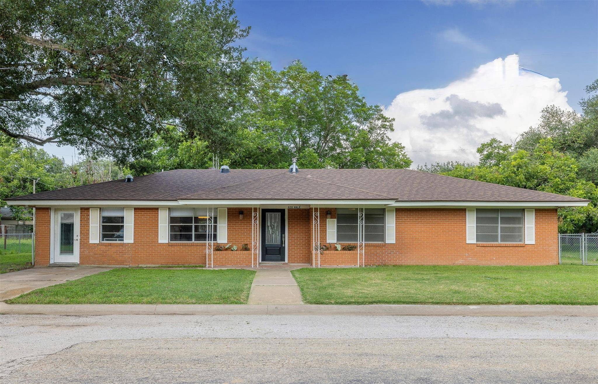 Lexington, TX 78947,420 Hale ST