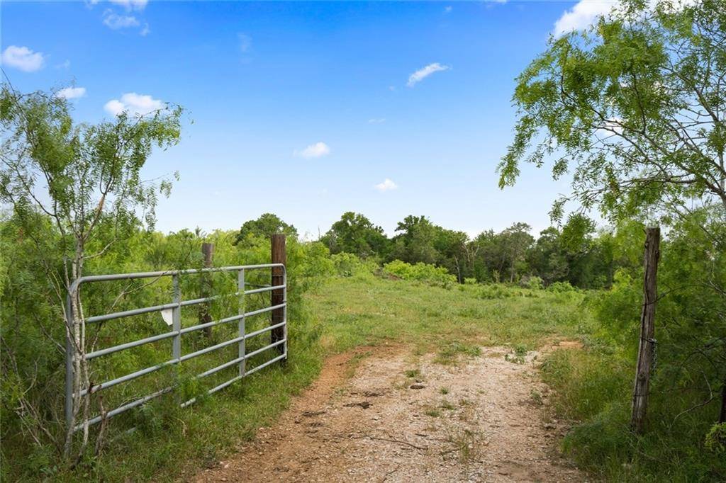 Dale, TX 78616,0000 P.R. Roland Estate PRV LN