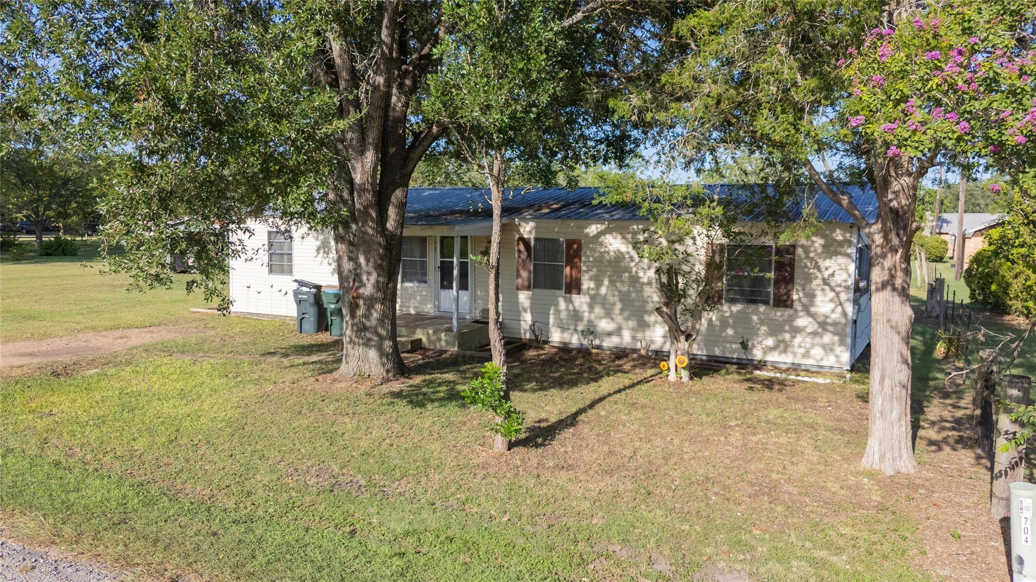 Moulton, TX 77975,705 S Depot ST